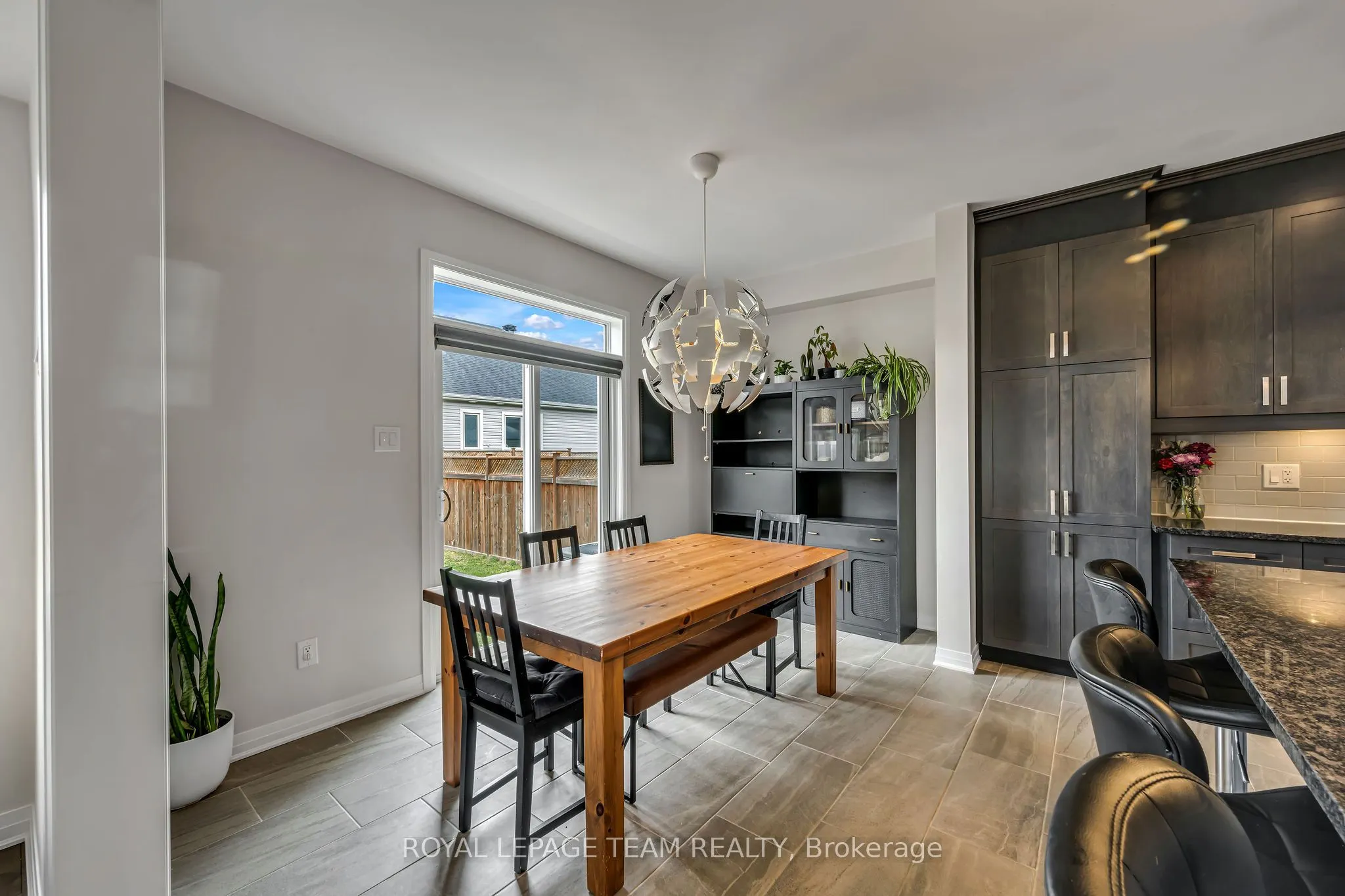 1201 De Pencier Drive
