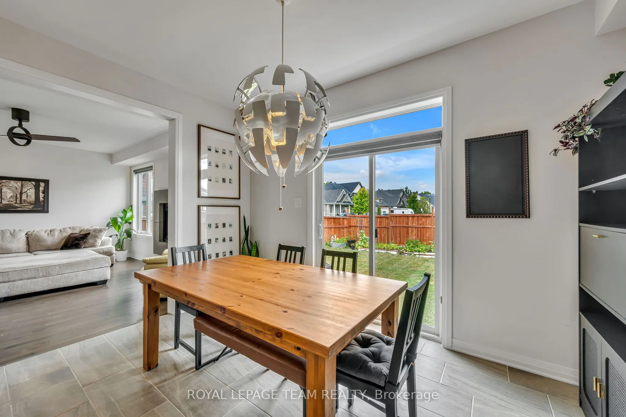1201 De Pencier Drive