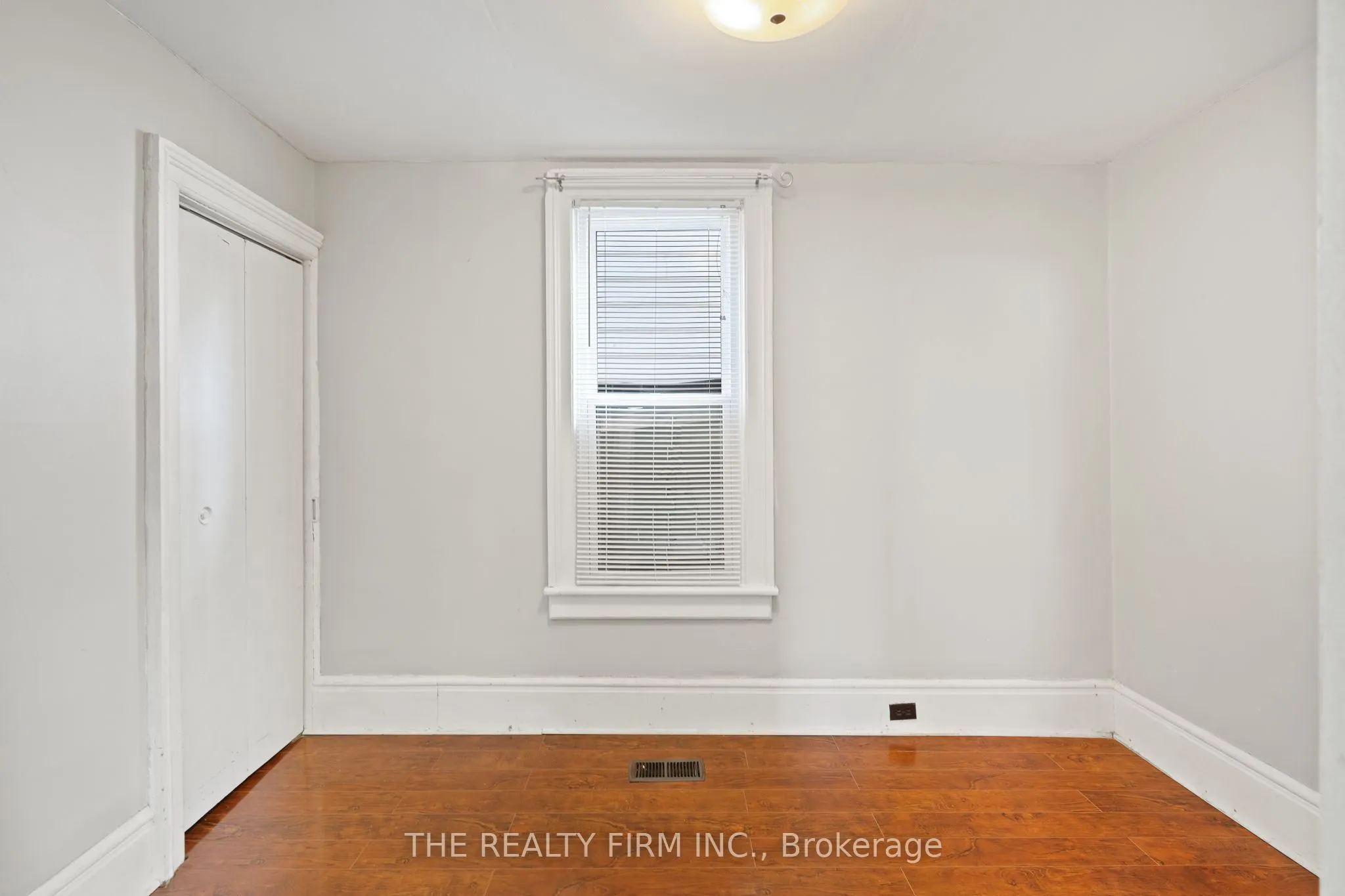 18 FOURTH Avenue