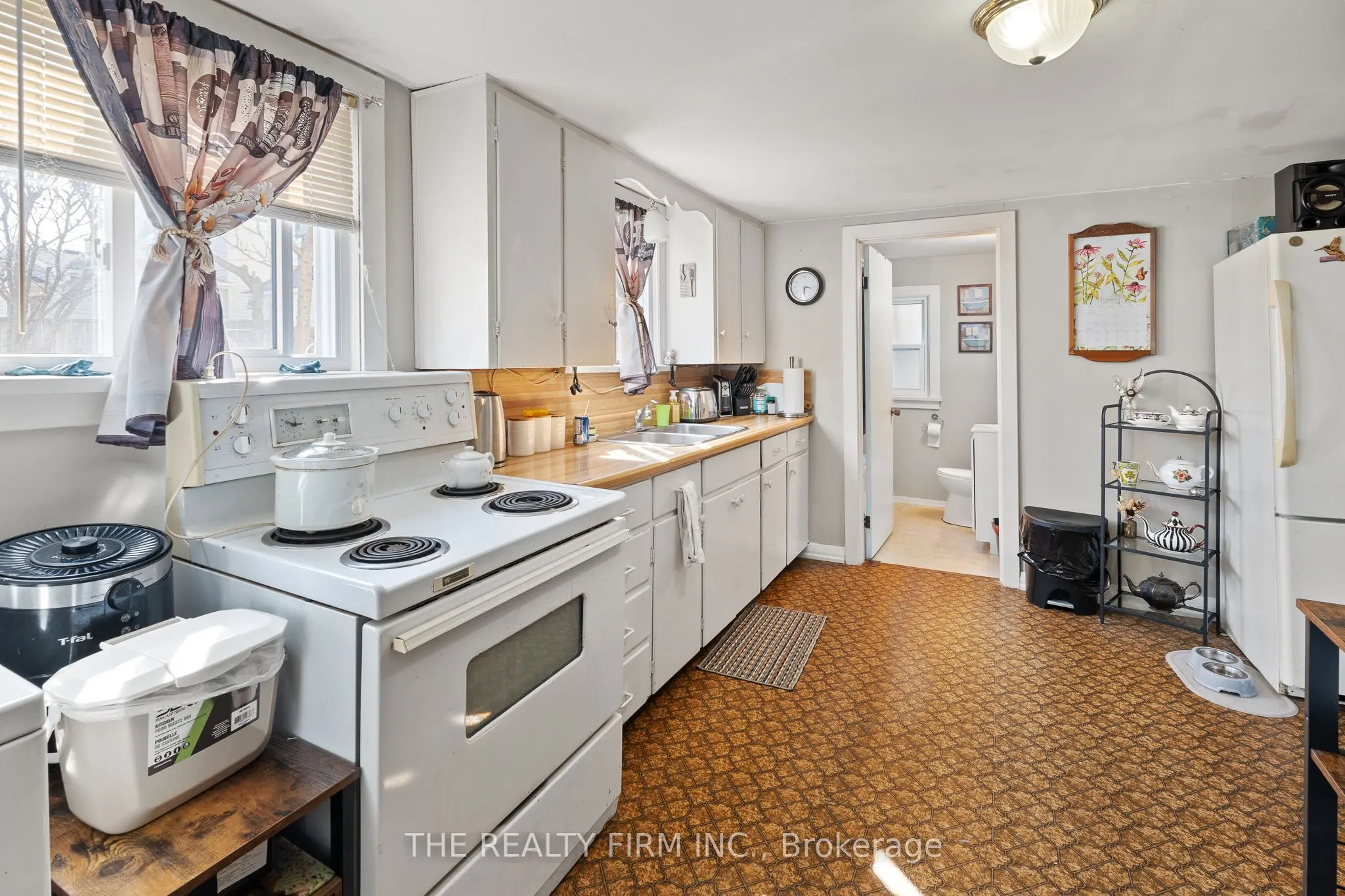 18 FOURTH Avenue