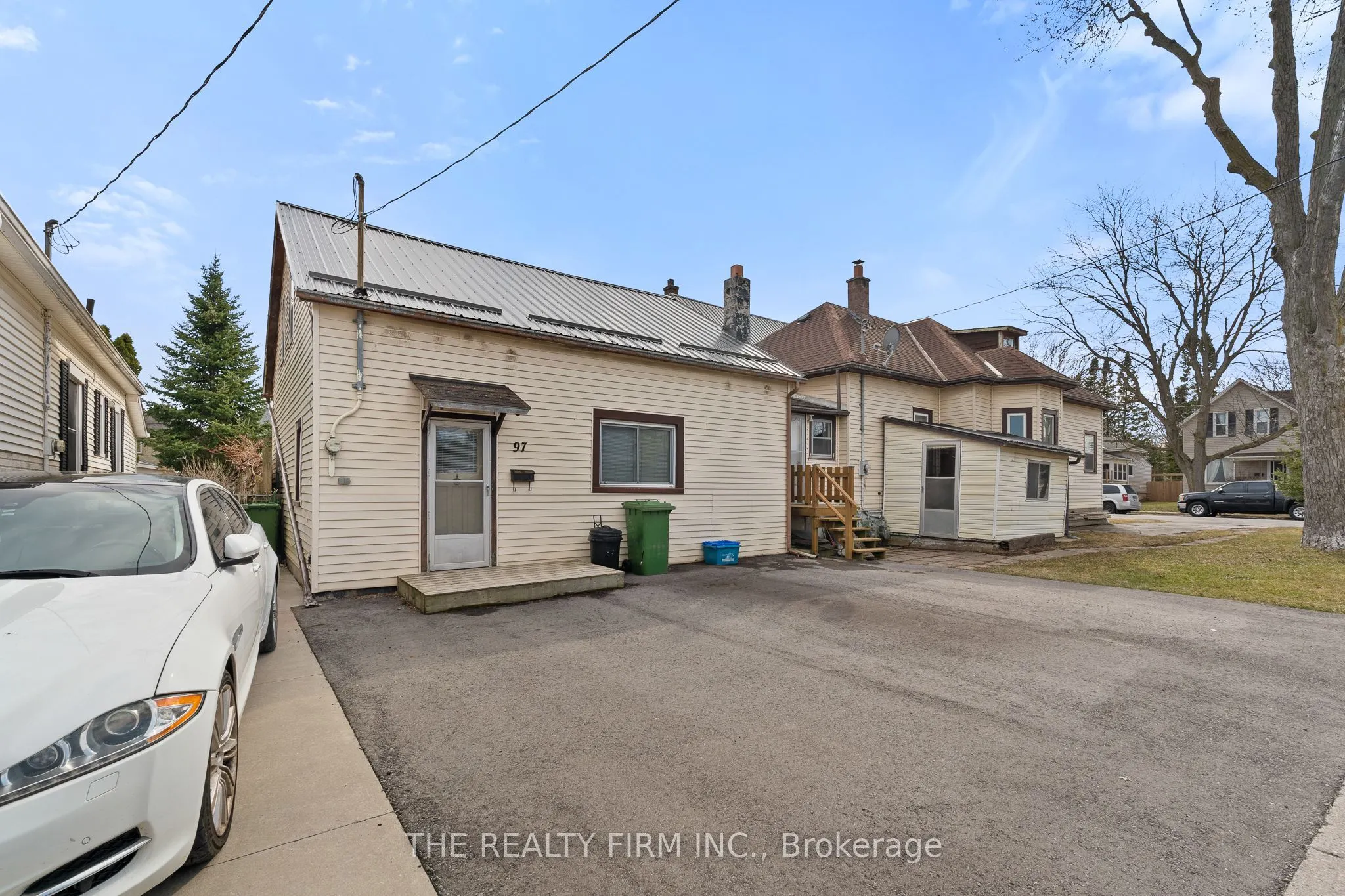 18 FOURTH Avenue