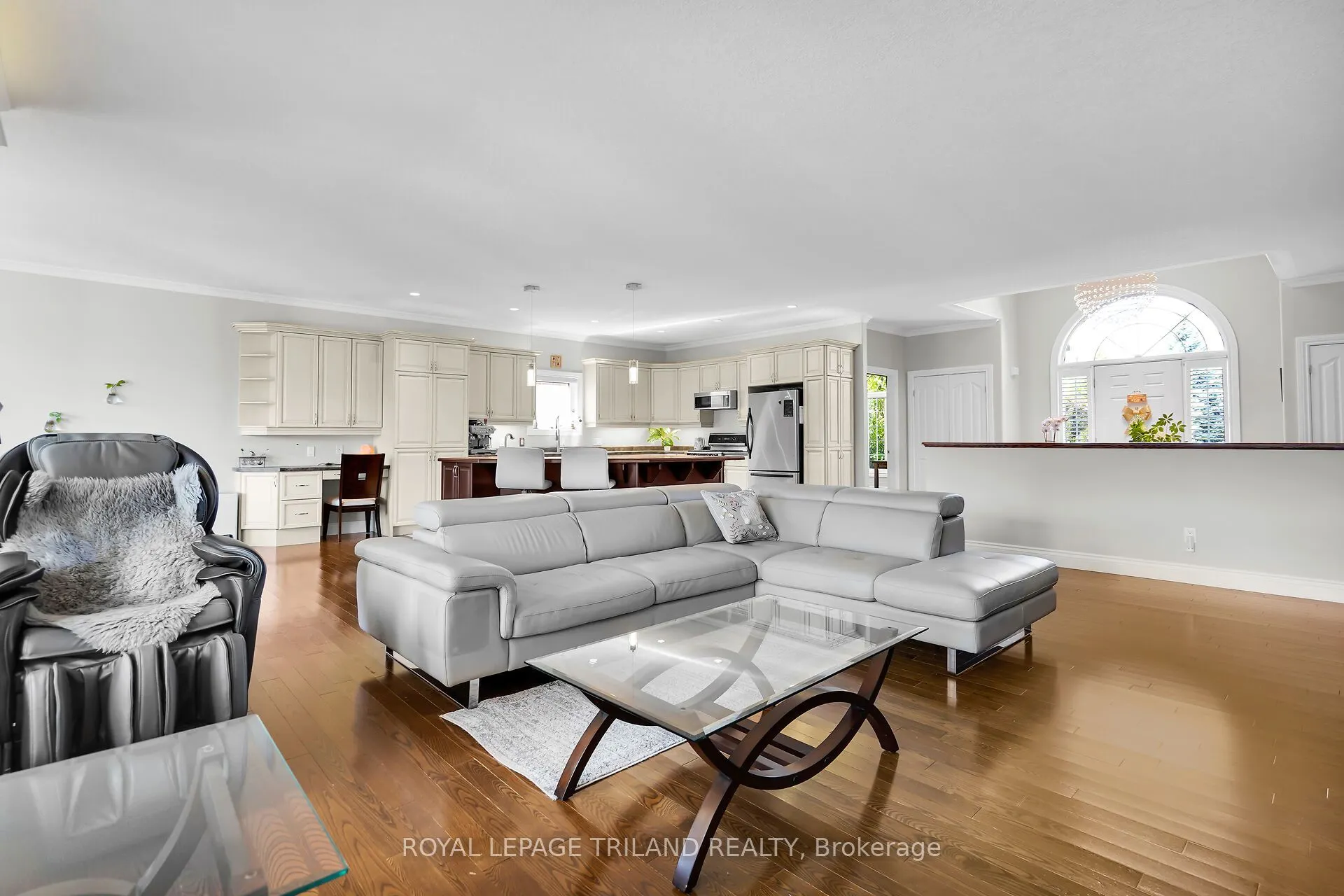 7119 Clayton Walk