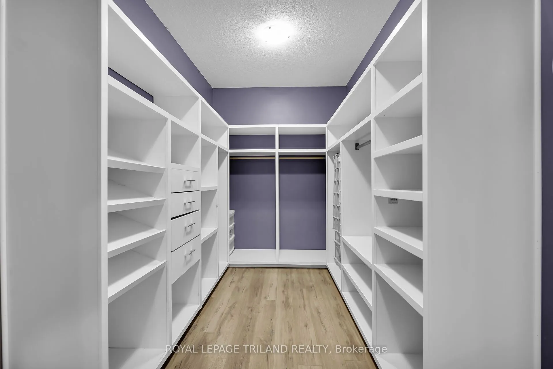 7119 Clayton Walk