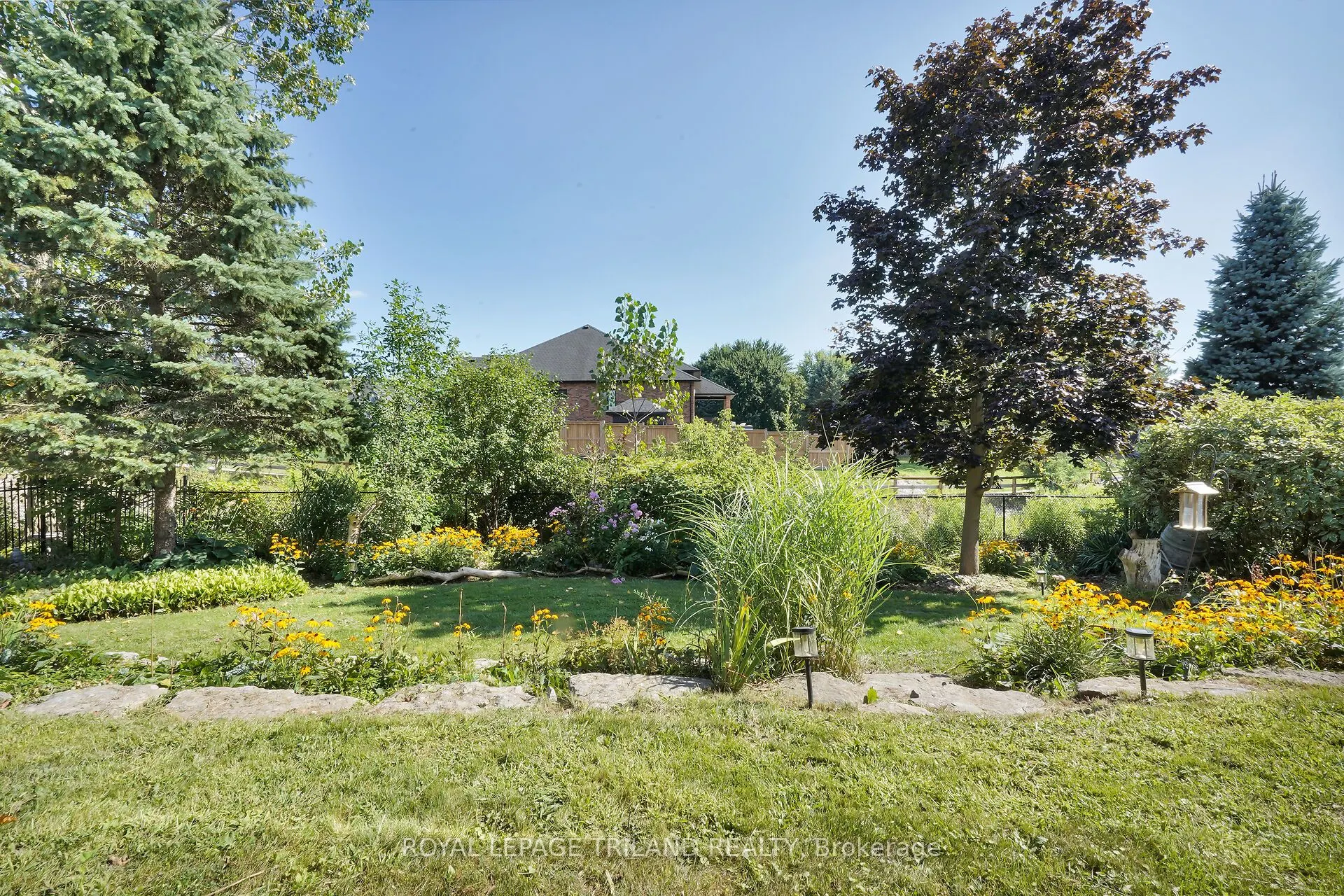 7119 Clayton Walk