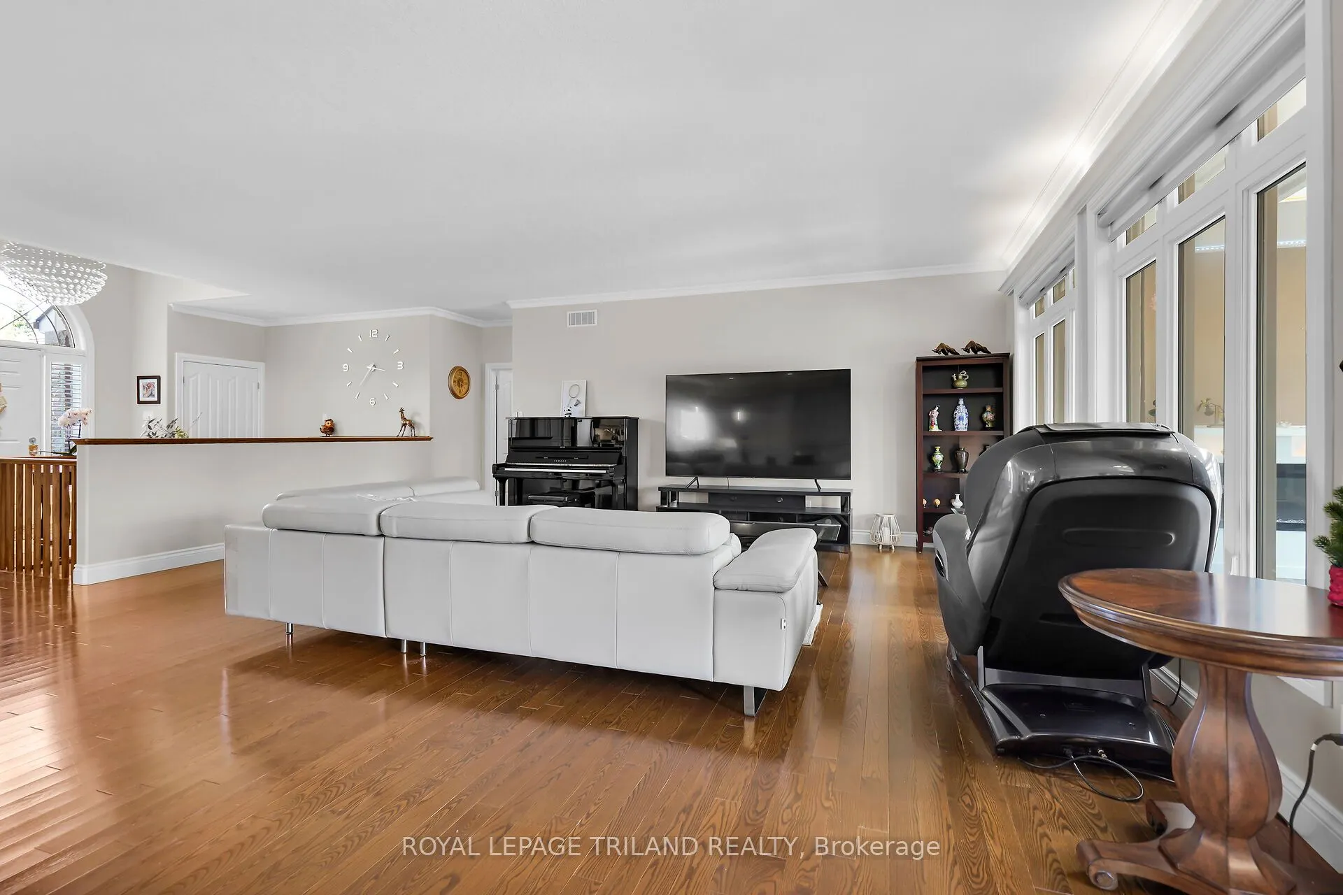 7119 Clayton Walk