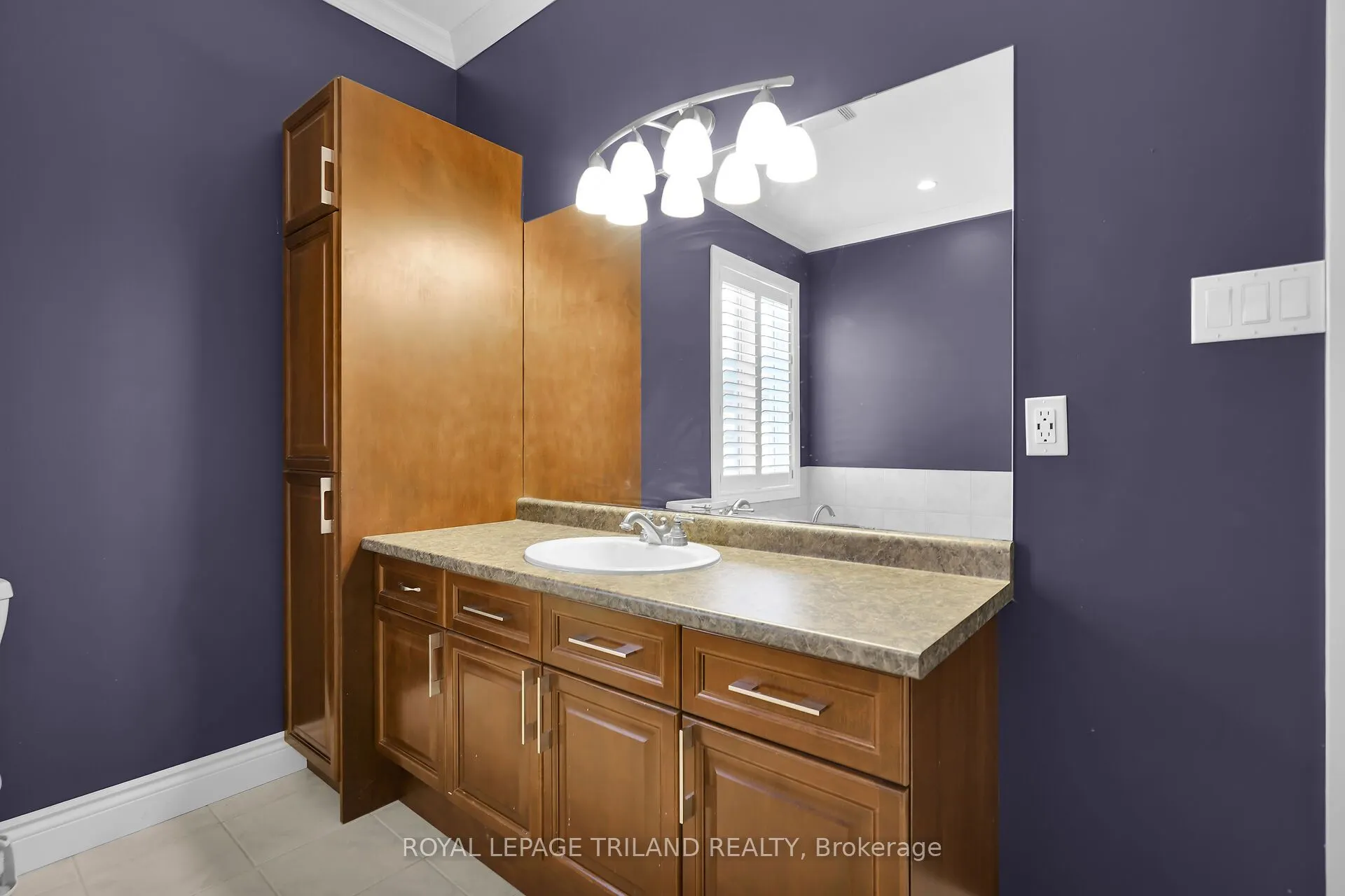 7119 Clayton Walk