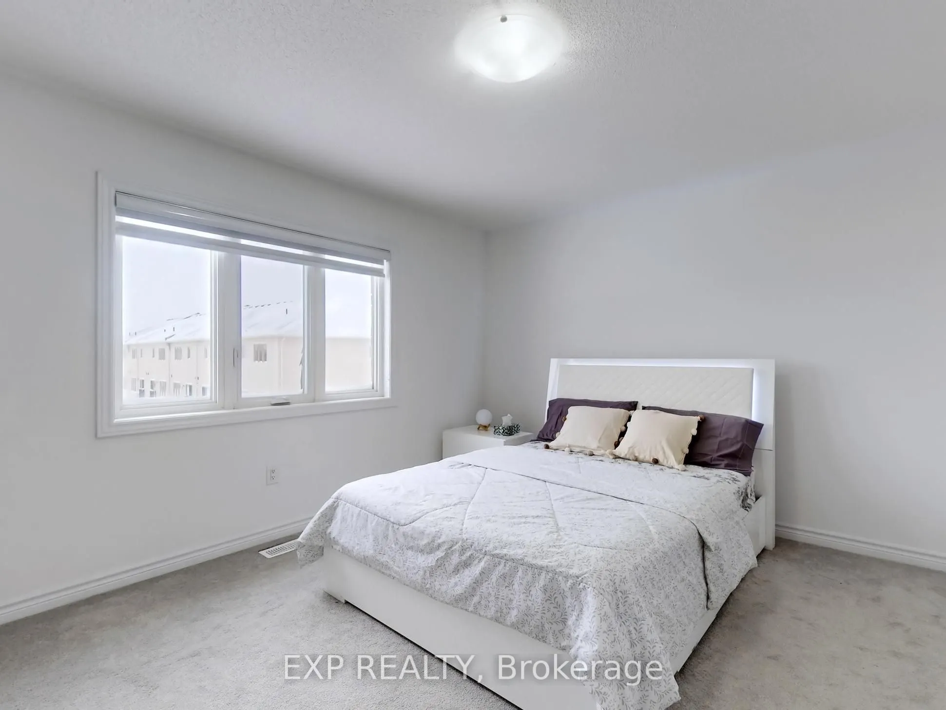 32 Doc Lougheed Avenue