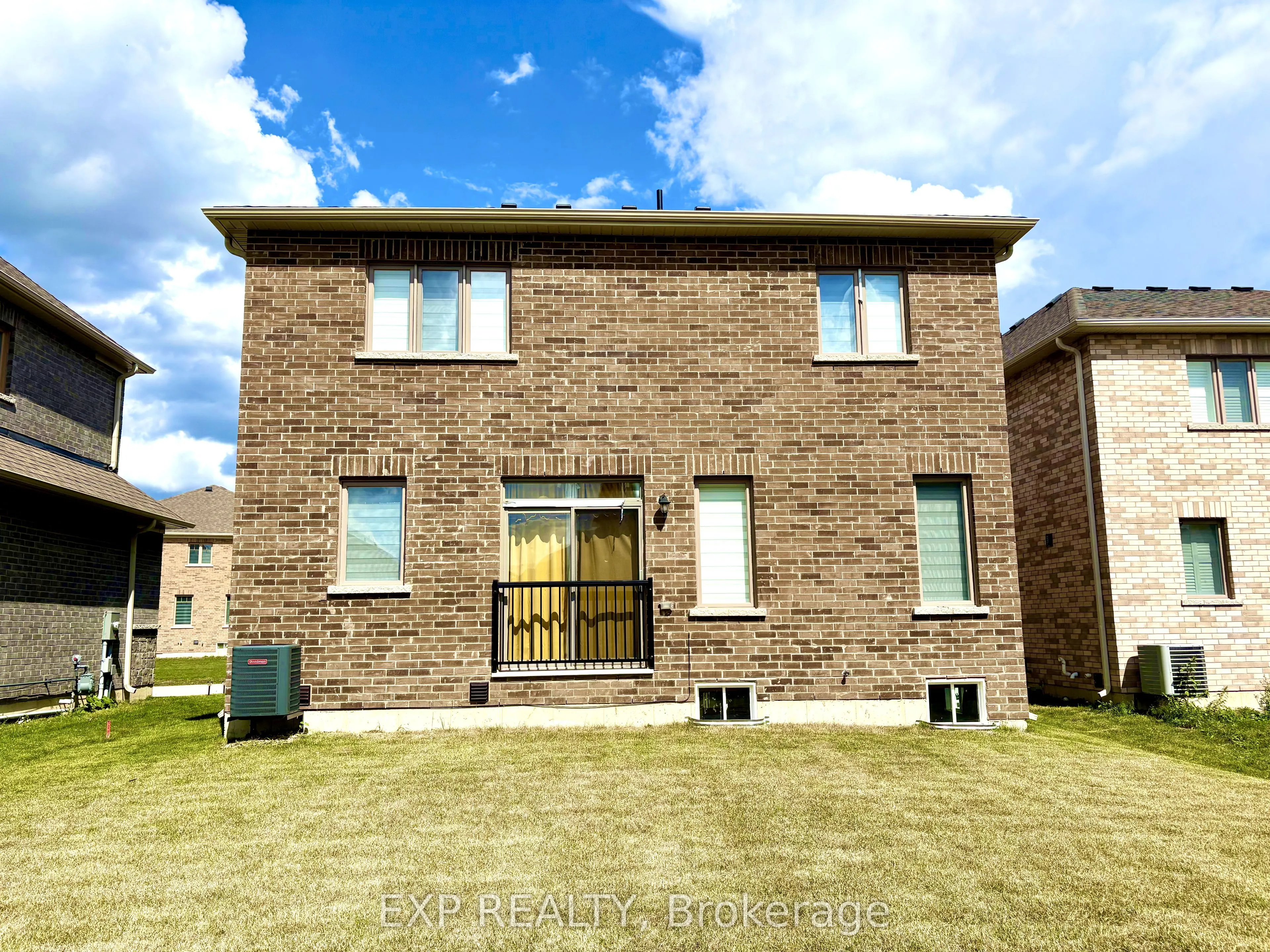 32 Doc Lougheed Avenue