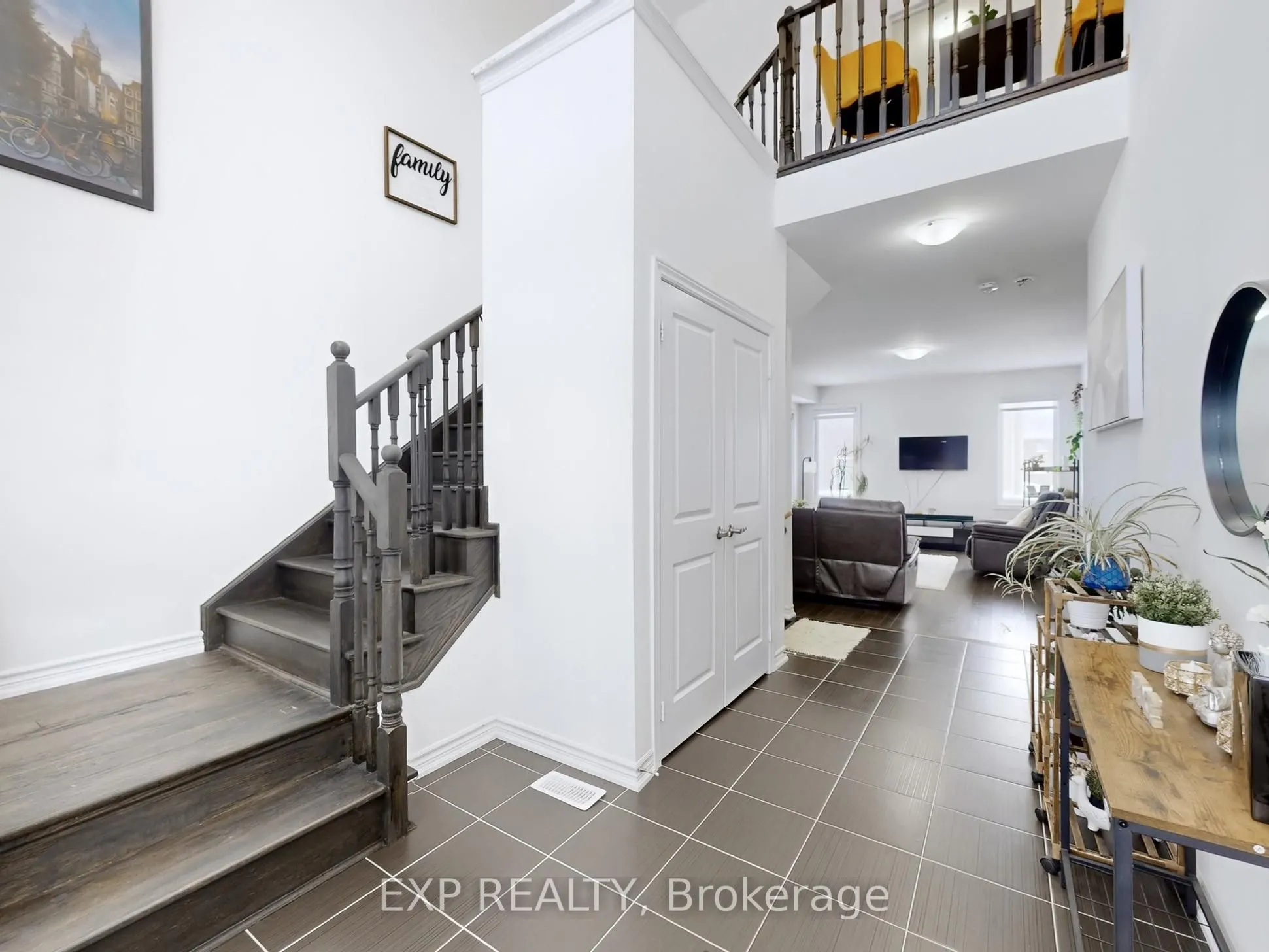 32 Doc Lougheed Avenue