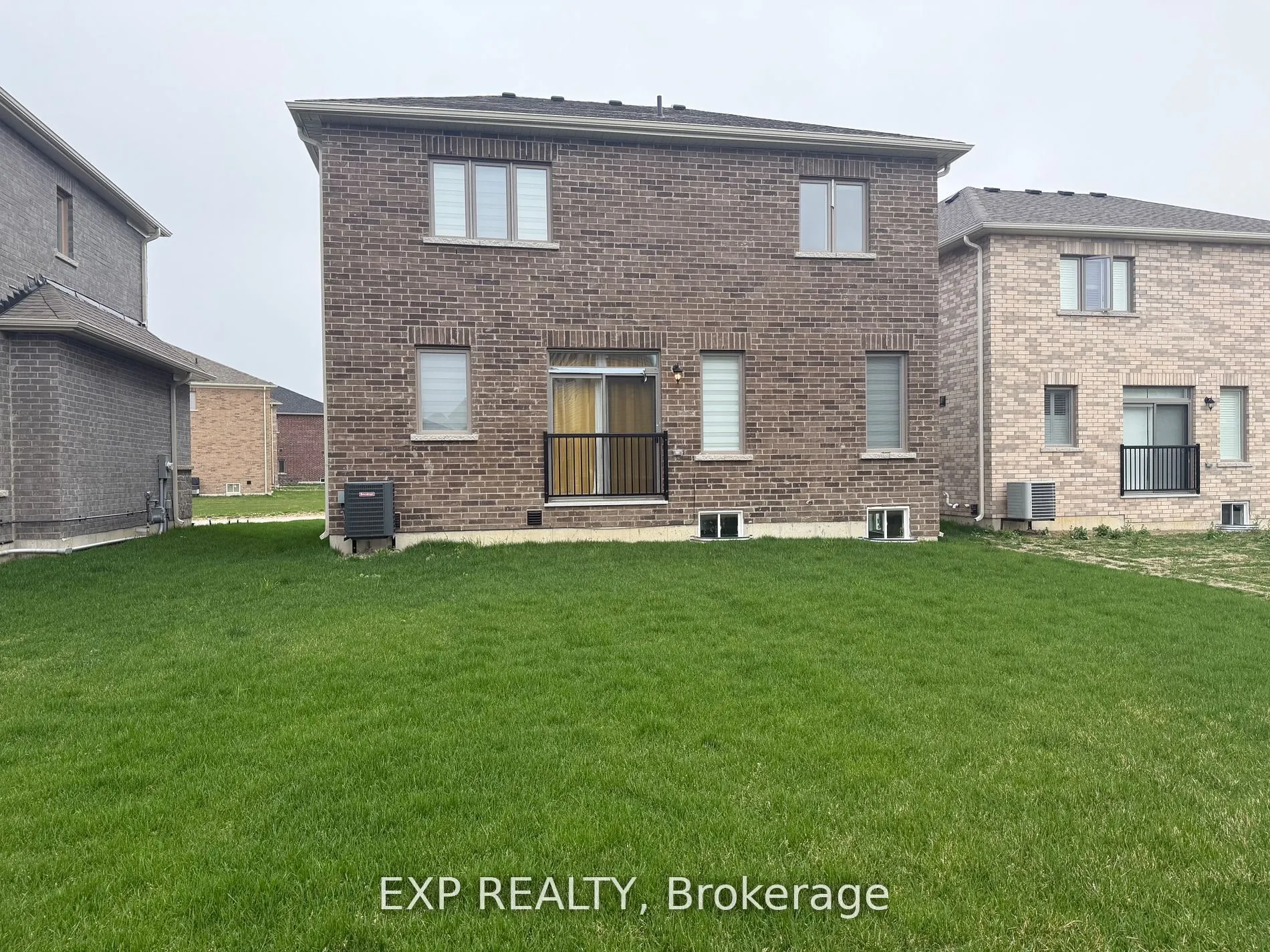 32 Doc Lougheed Avenue