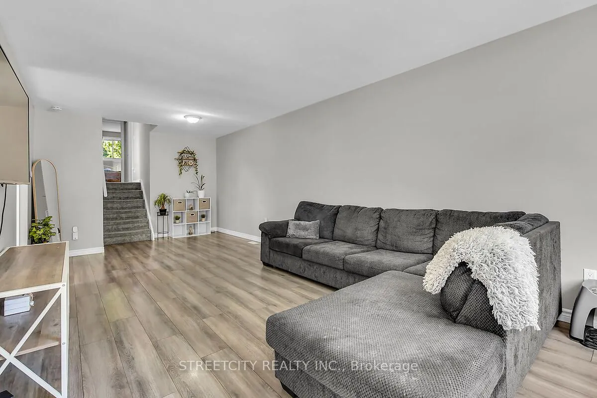 52 Adswood Road