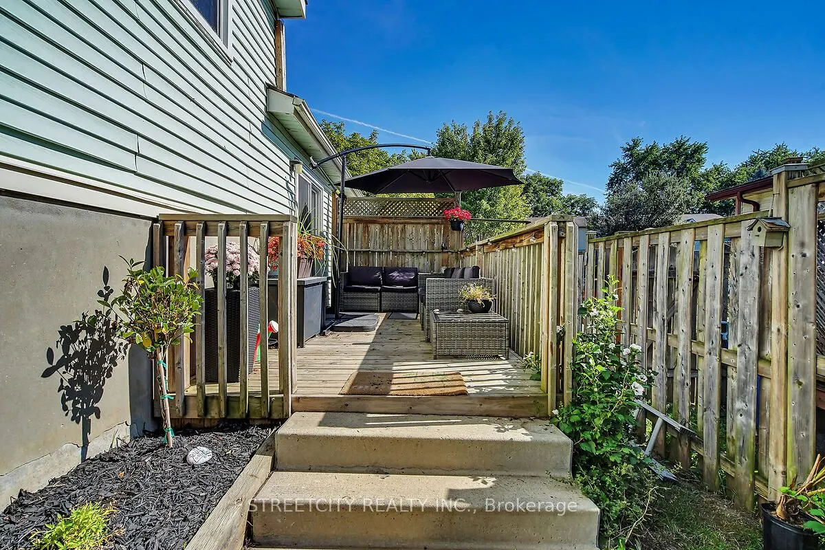 52 Adswood Road
