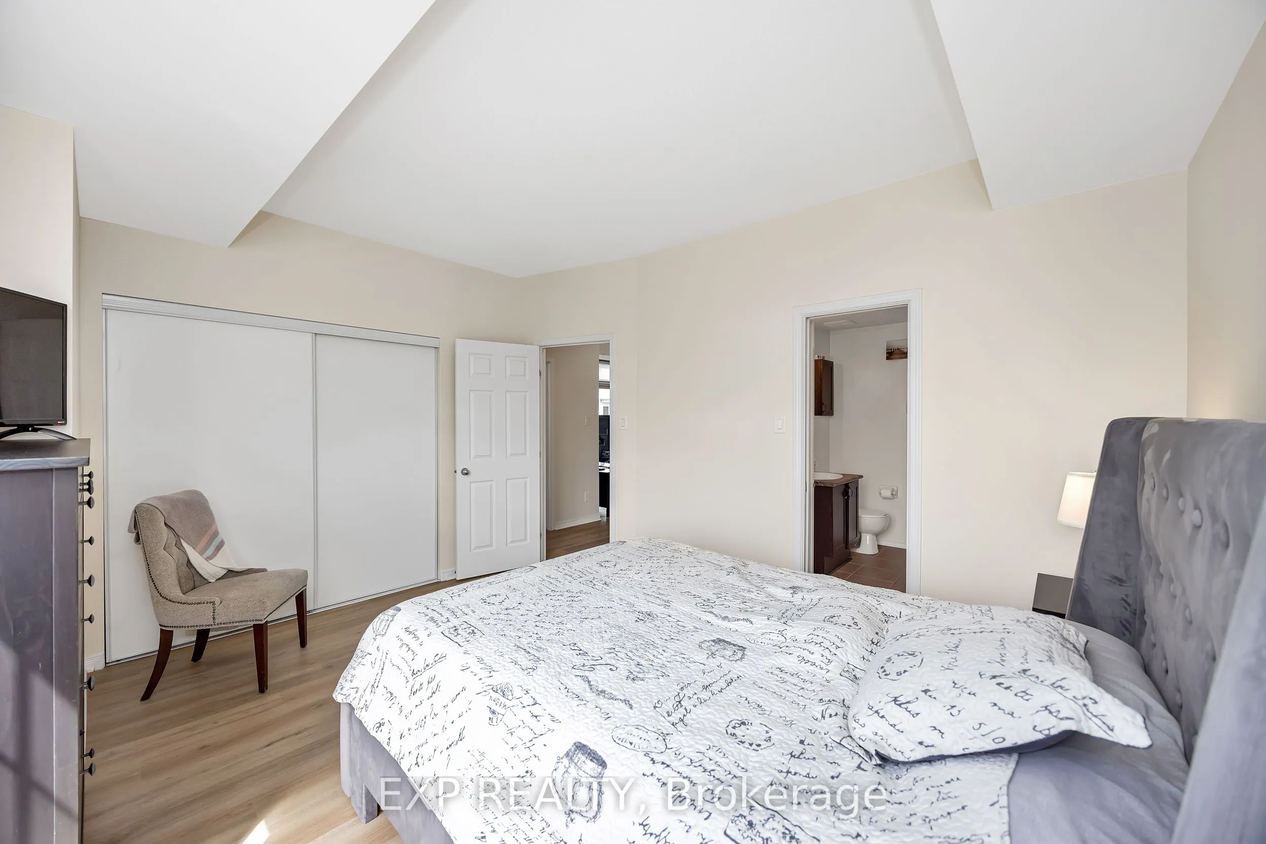 107 Artesa Private, #L