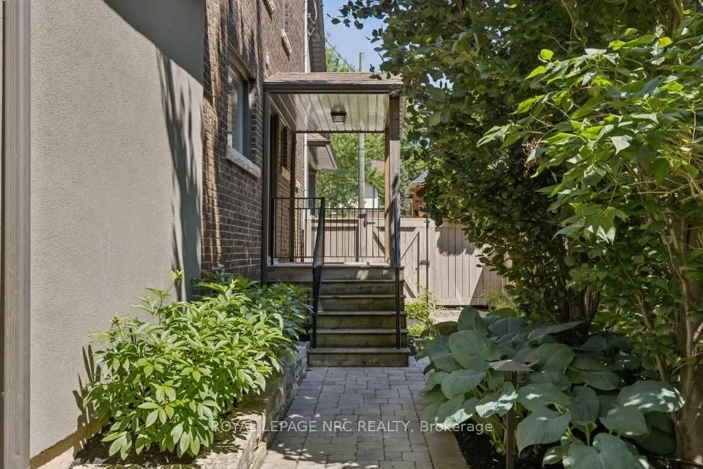 38 Hillcrest Avenue