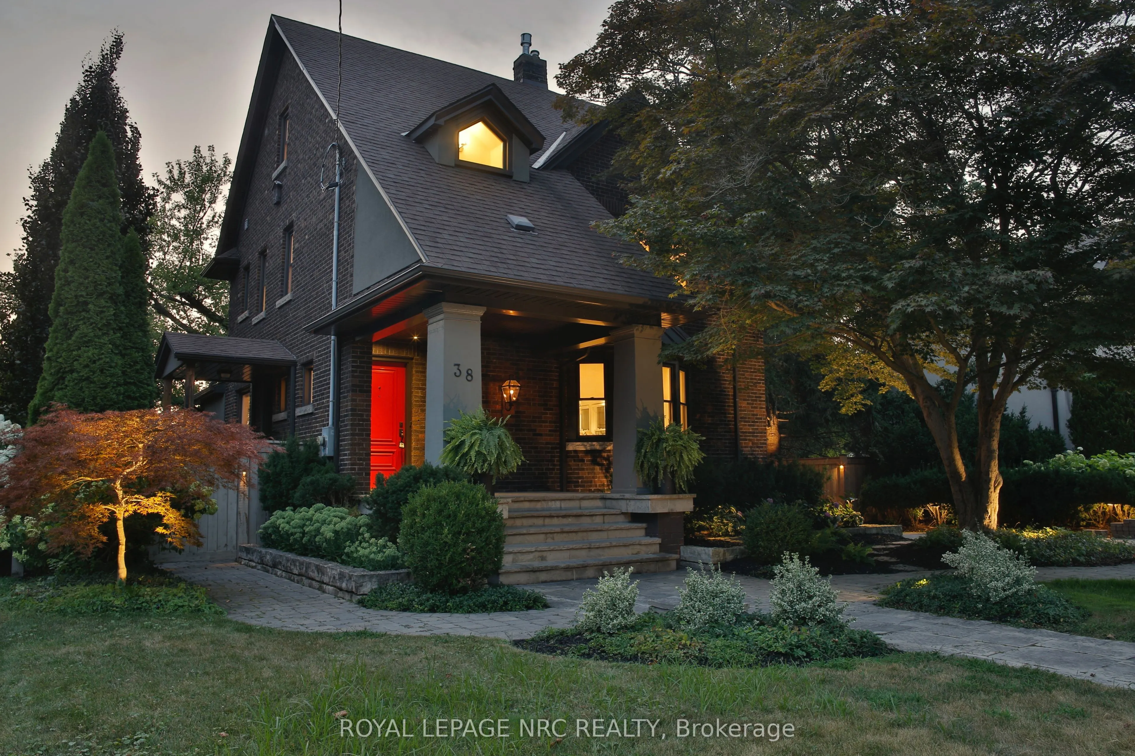 38 Hillcrest Avenue
