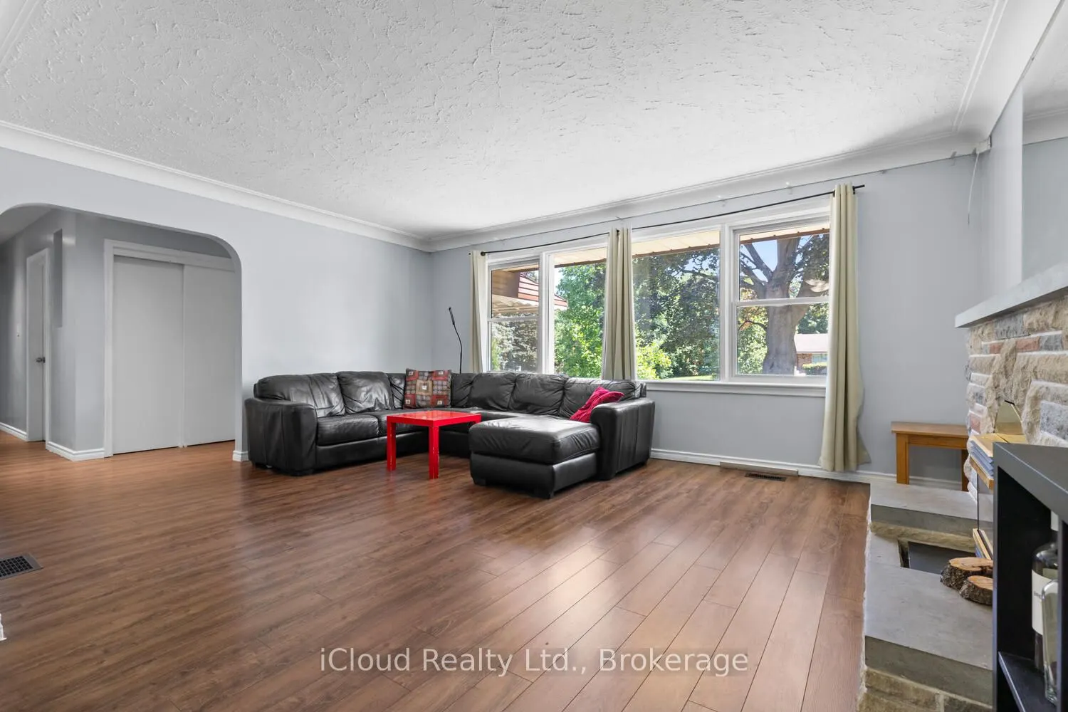 291 NEVILLE Drive