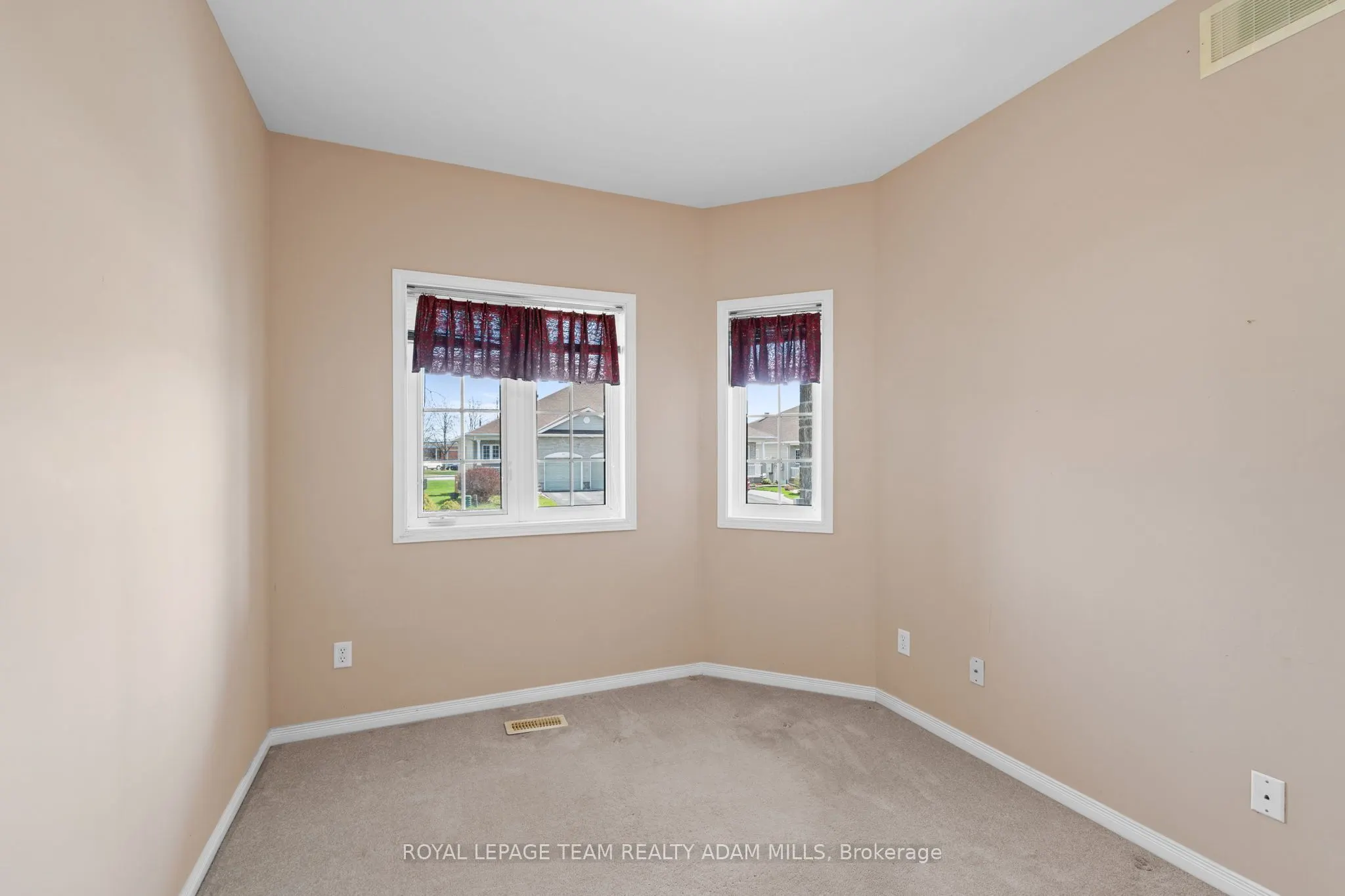 98 Patterson Crescent