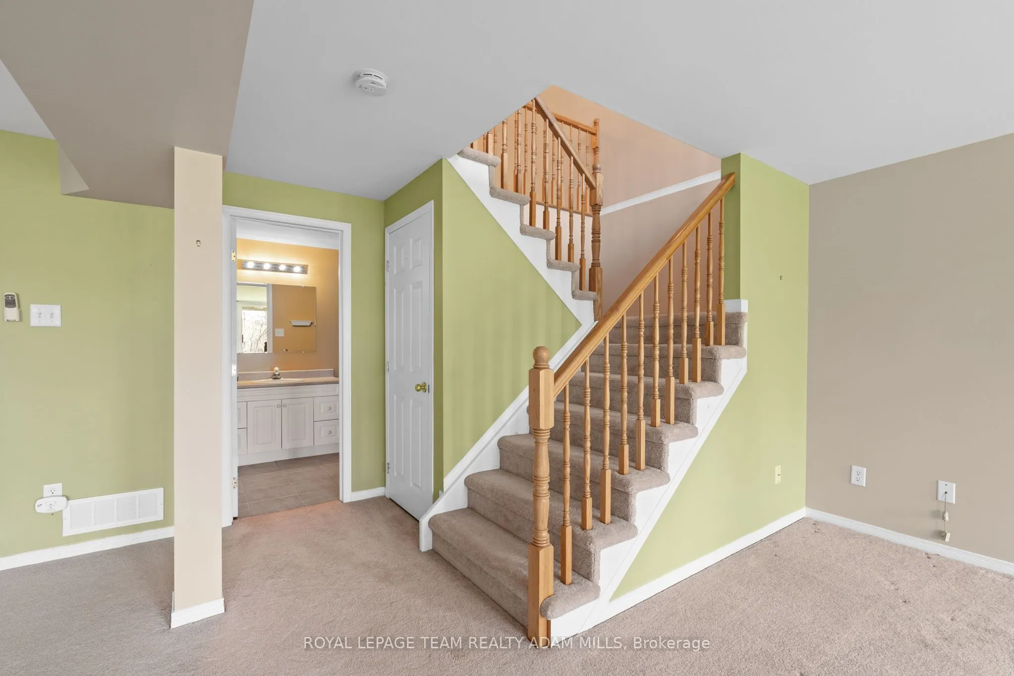 98 Patterson Crescent