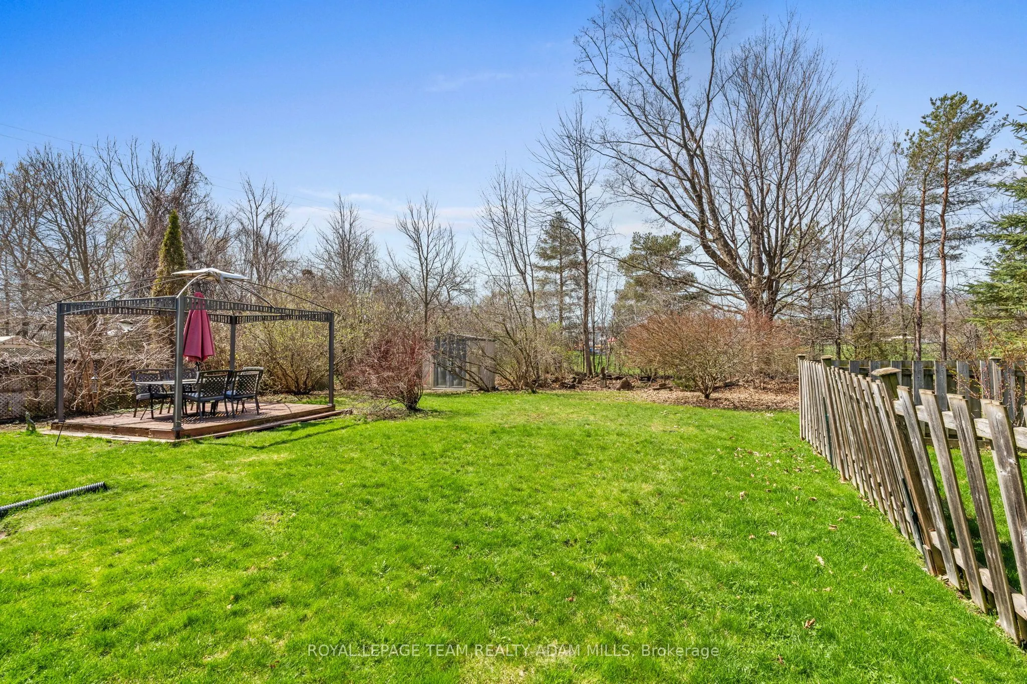 98 Patterson Crescent