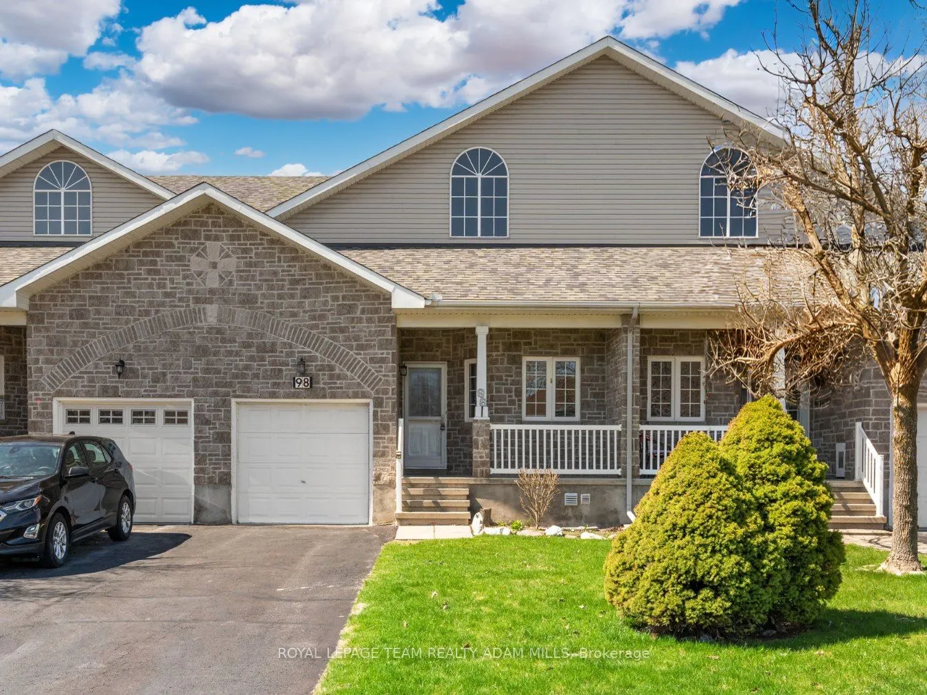 98 Patterson Crescent