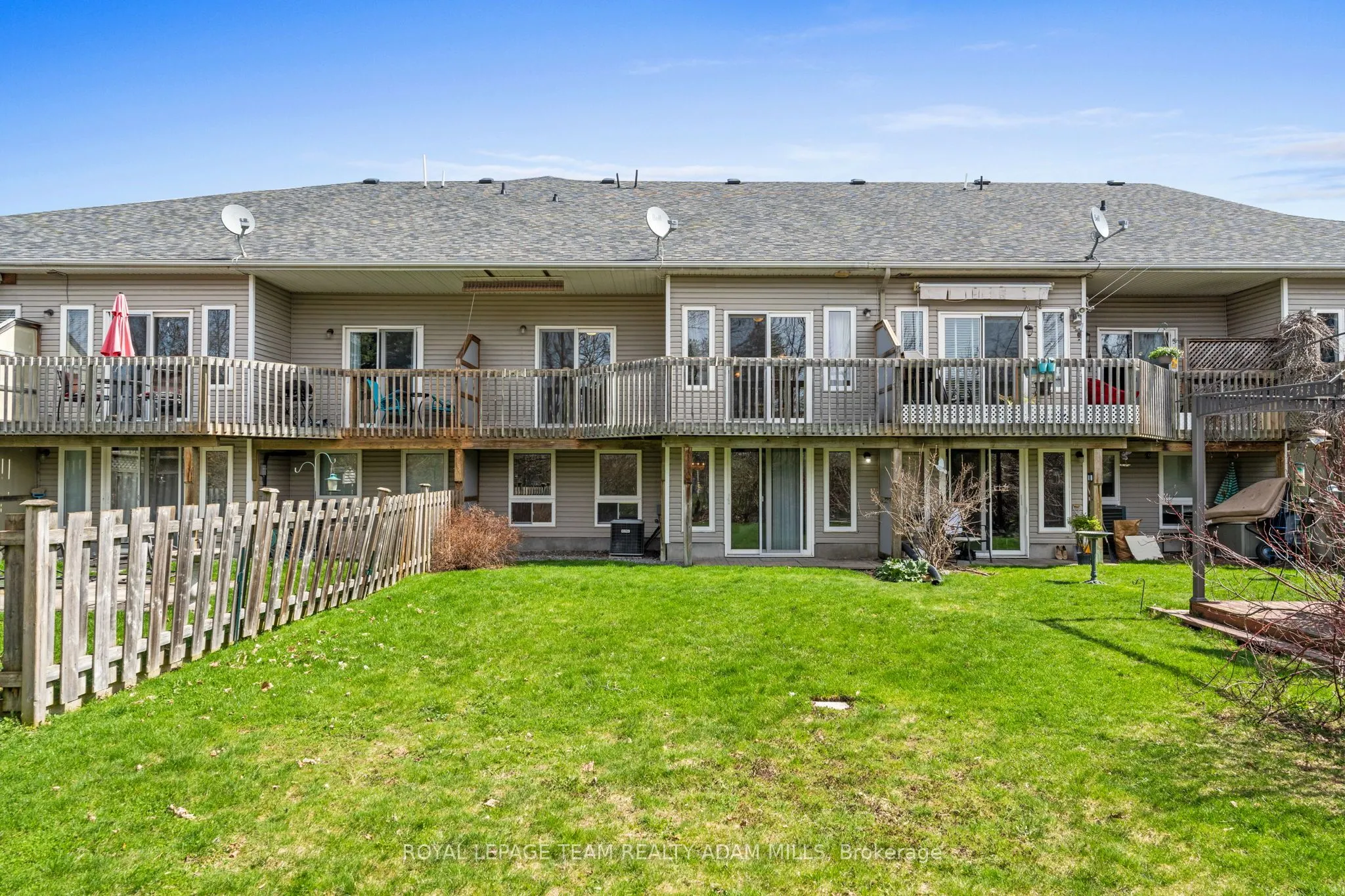 98 Patterson Crescent