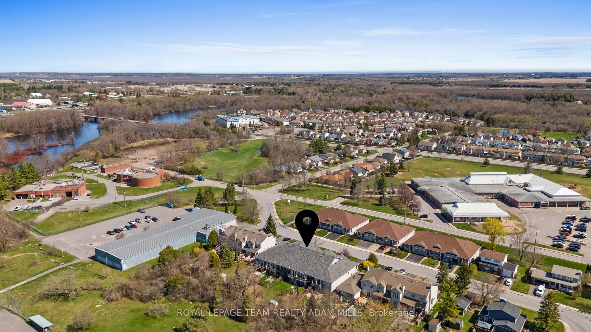 98 Patterson Crescent