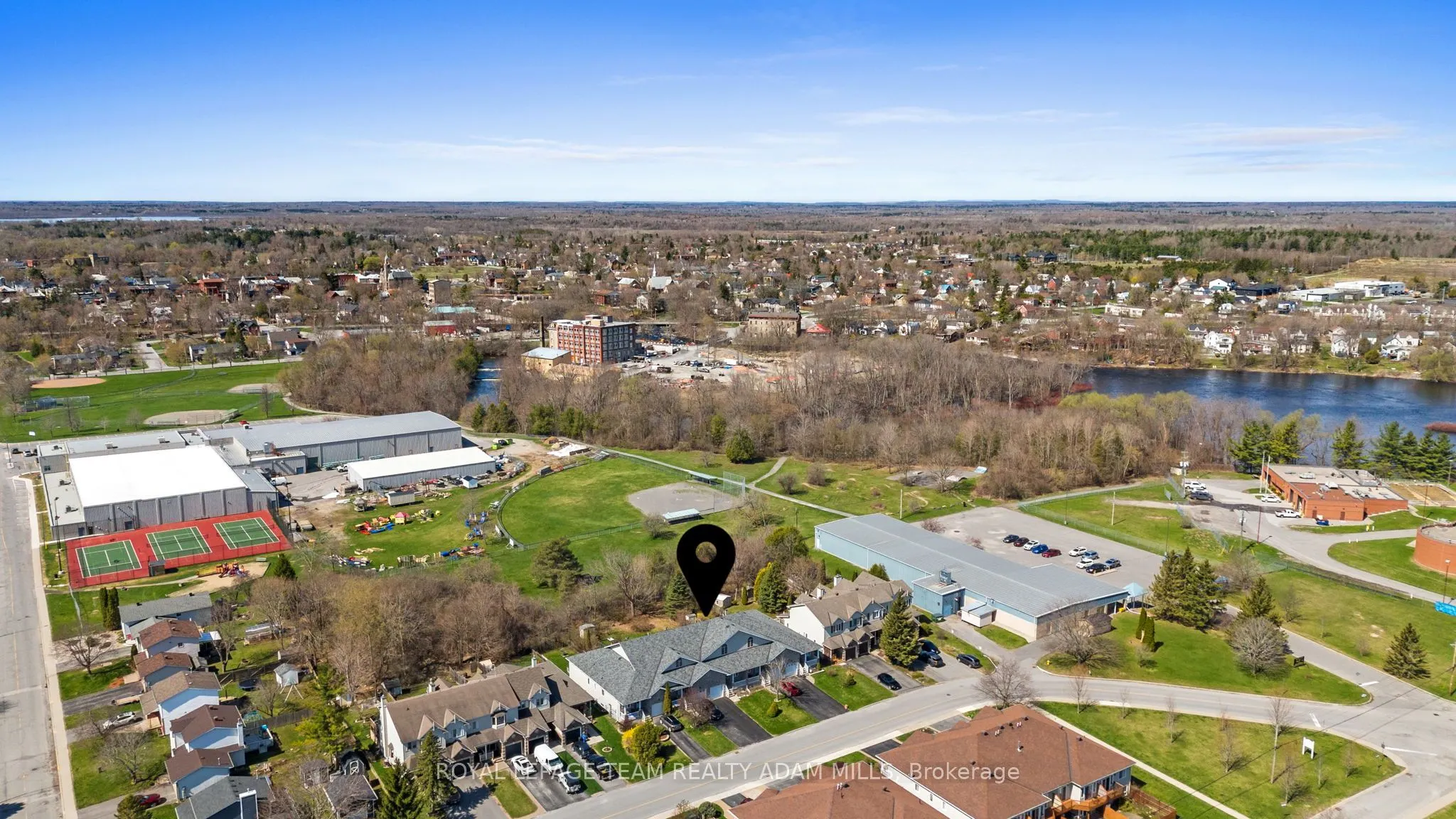 98 Patterson Crescent