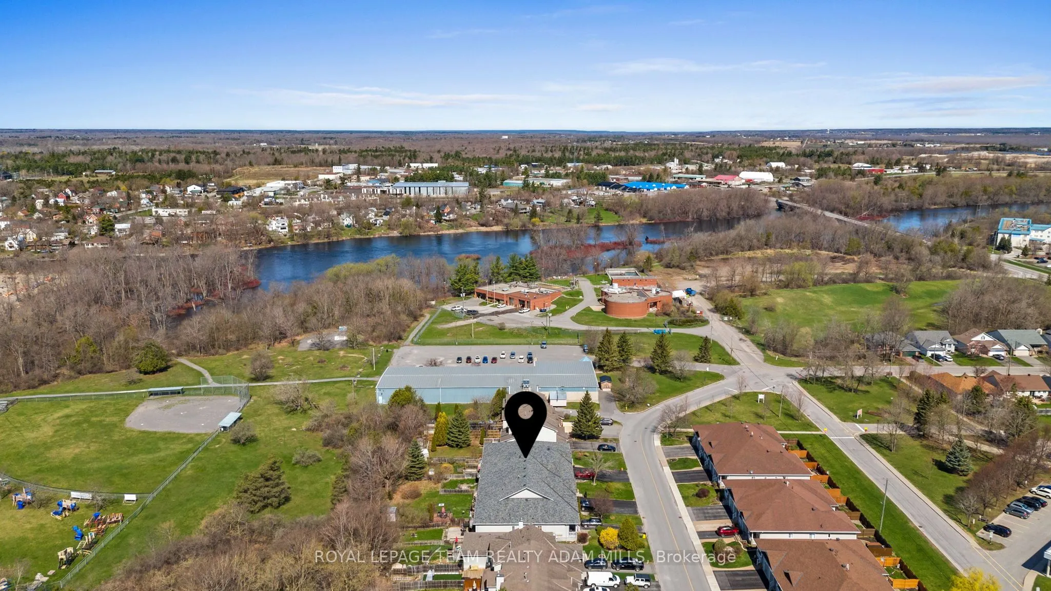 98 Patterson Crescent
