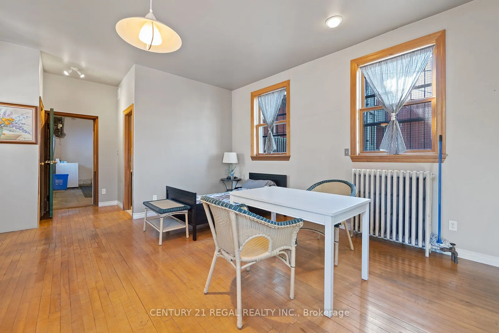 239 King Street E