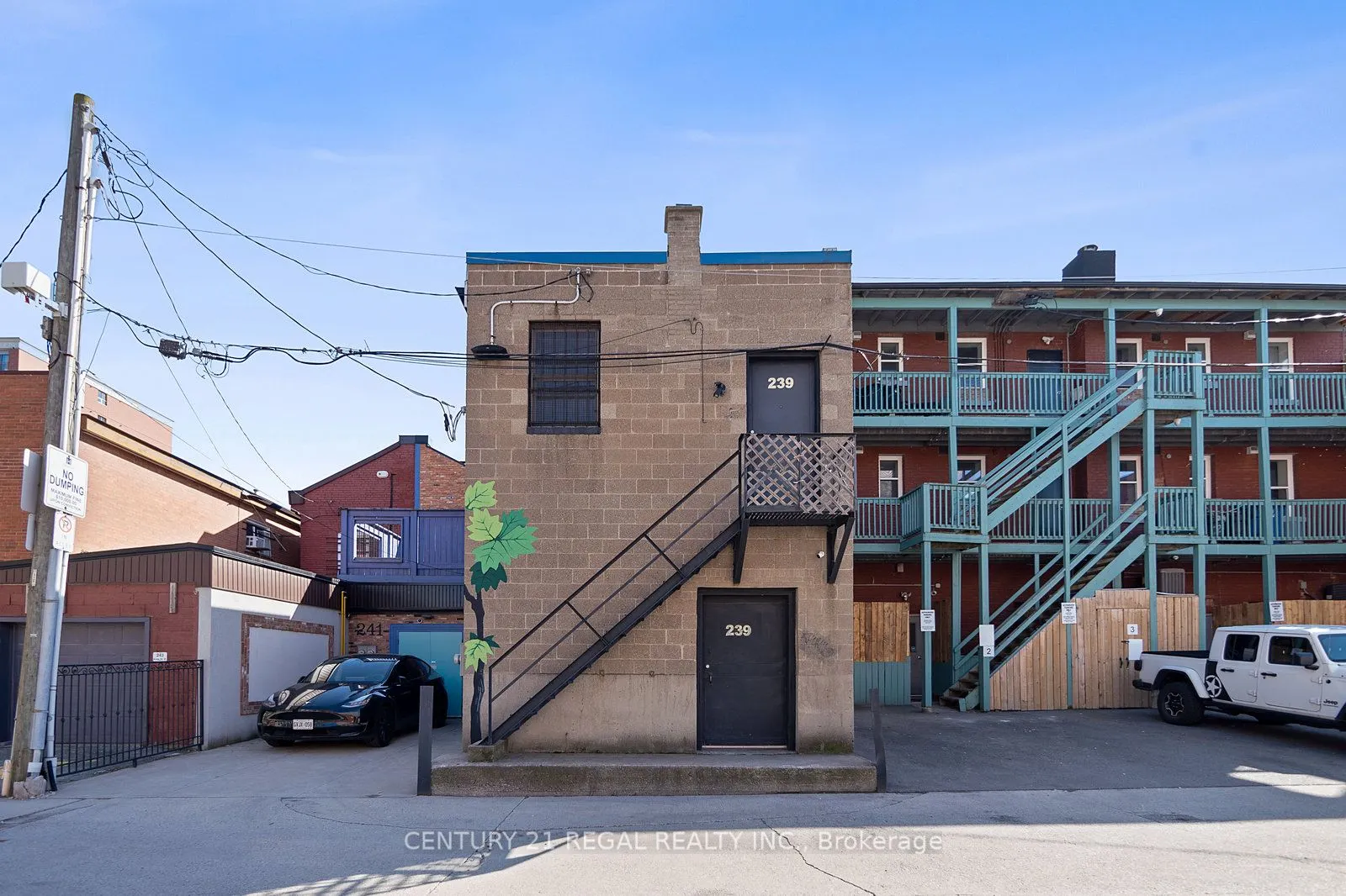 239 King Street E