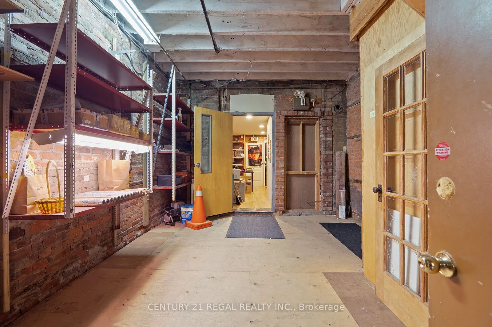 239 King Street E