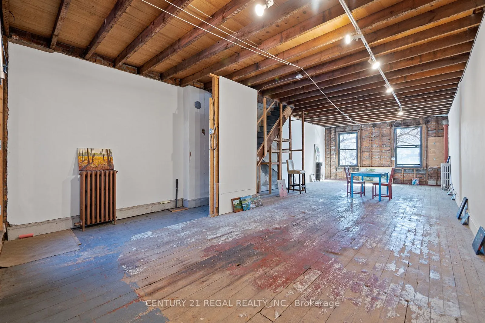 239 King Street E