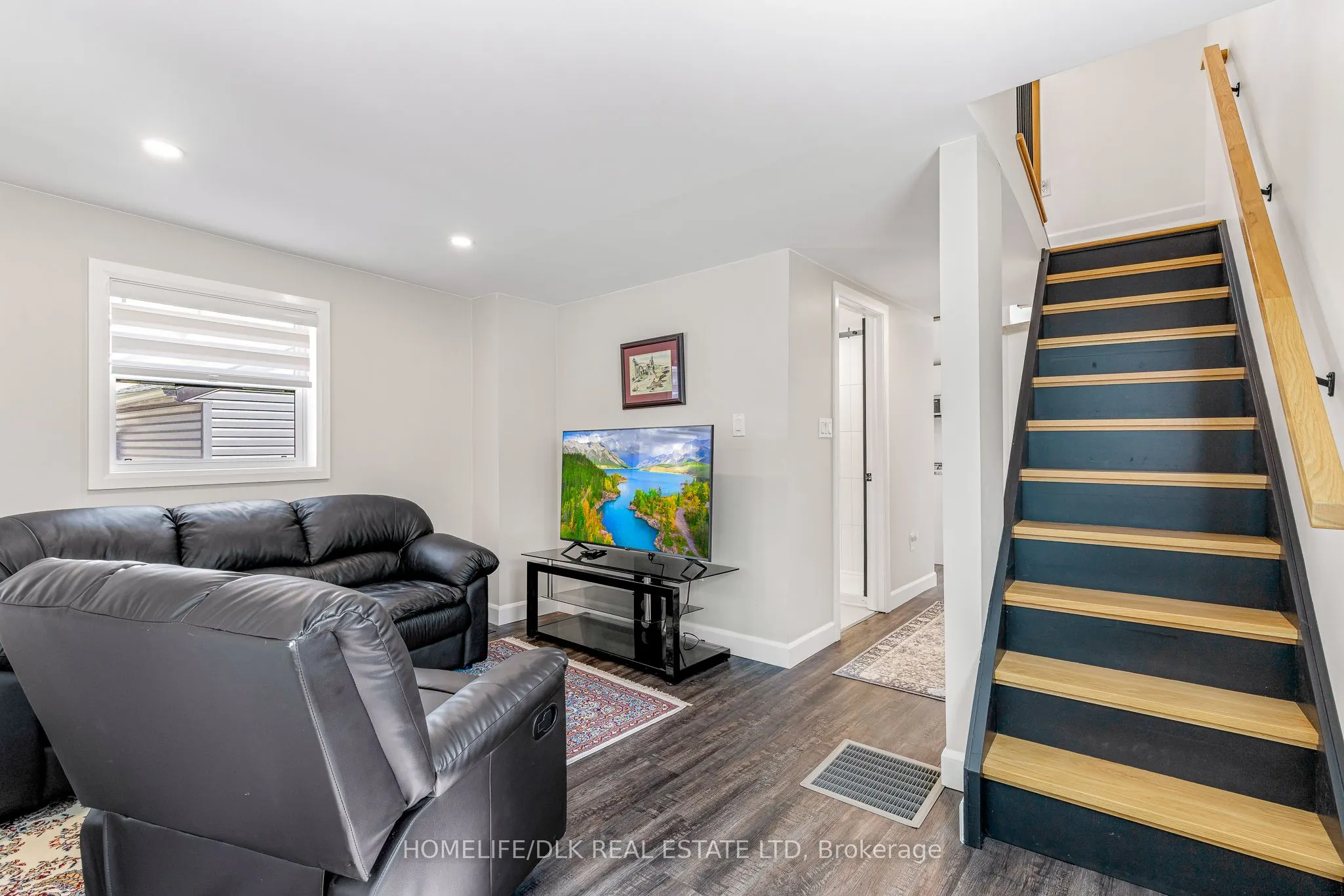 163 Pearl Street W
