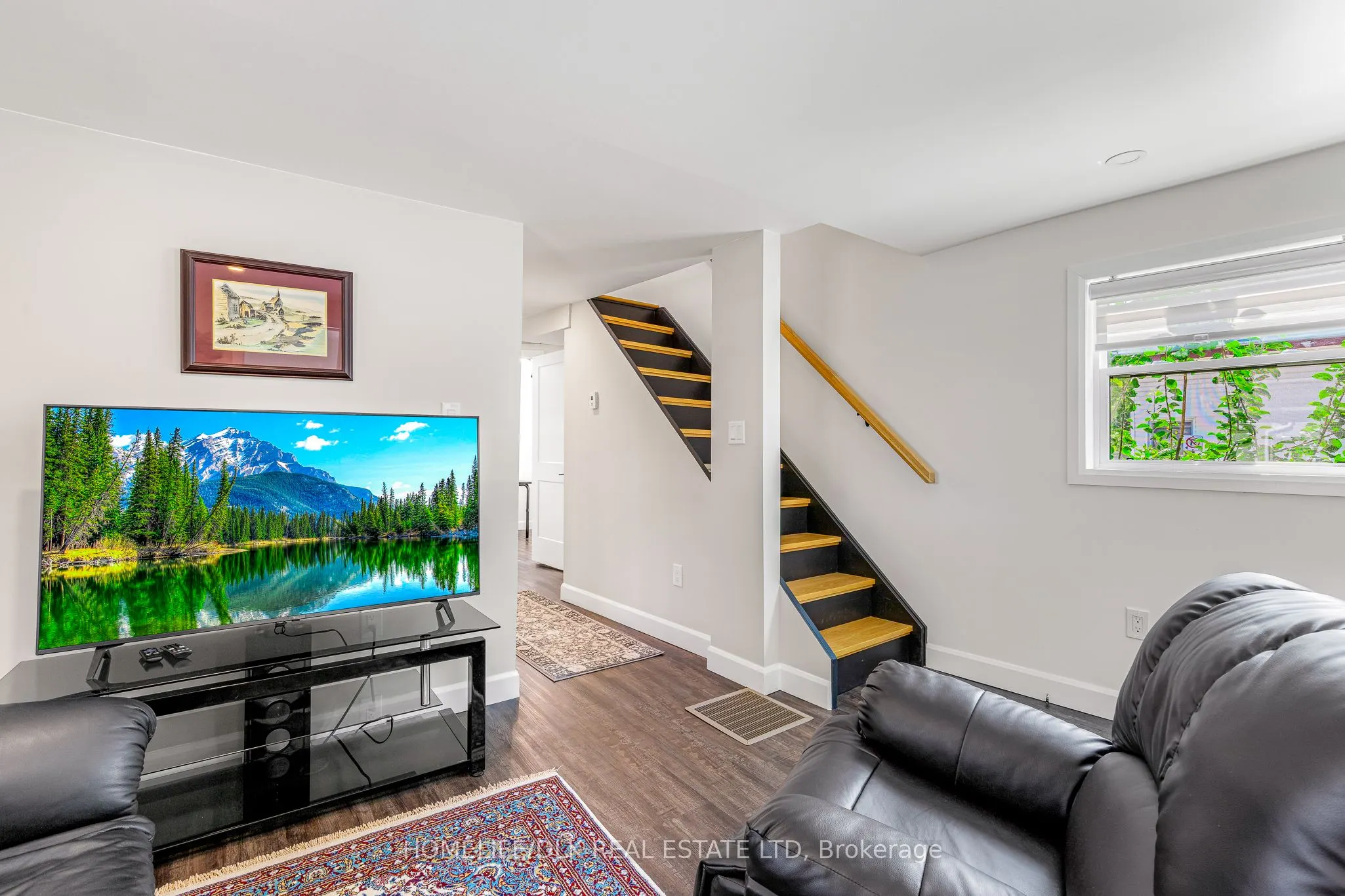 163 Pearl Street W
