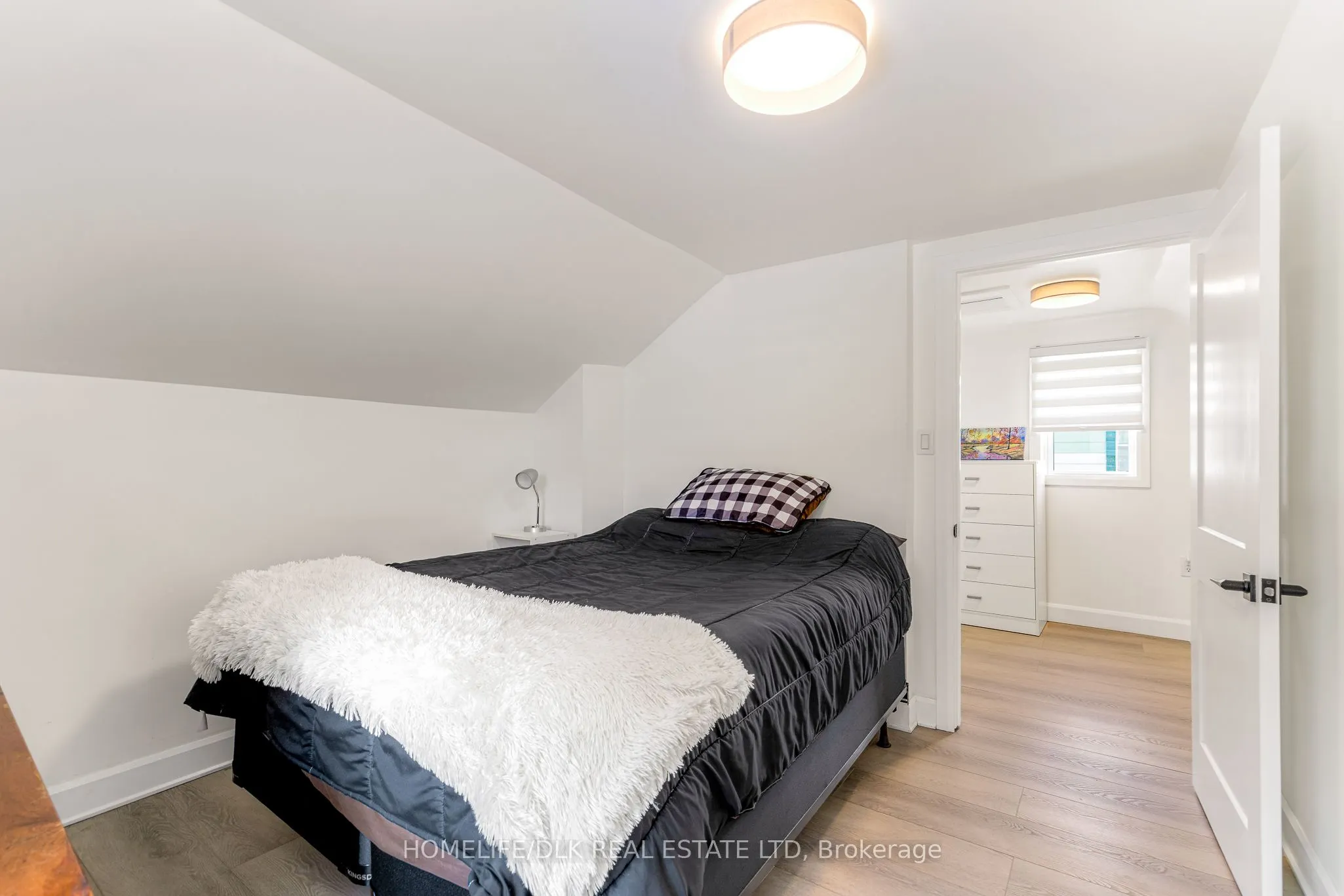 163 Pearl Street W