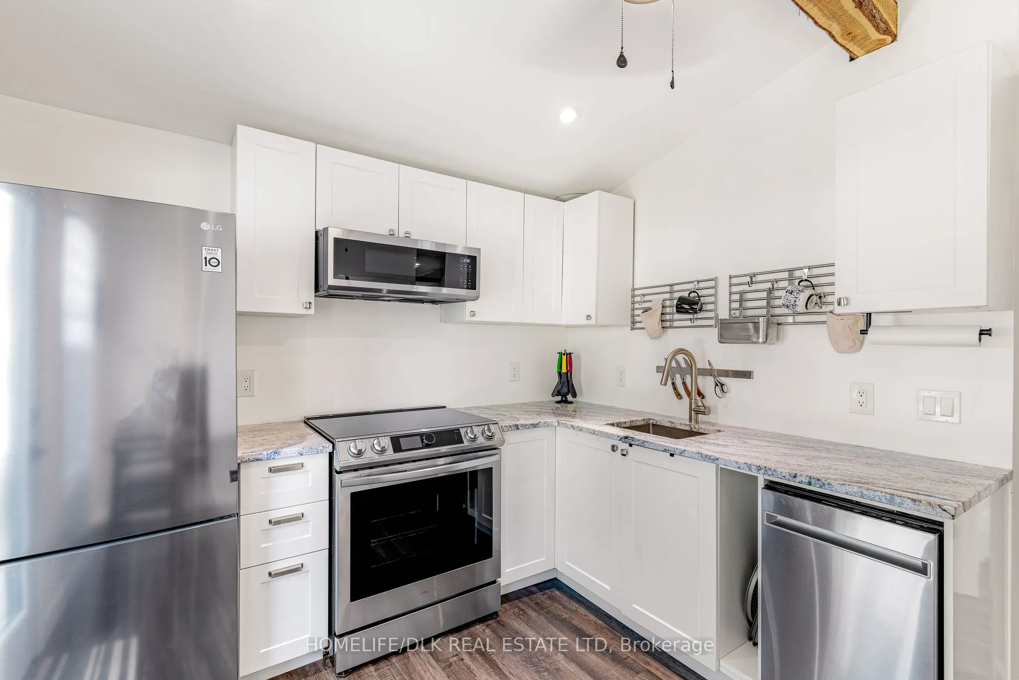 163 Pearl Street W