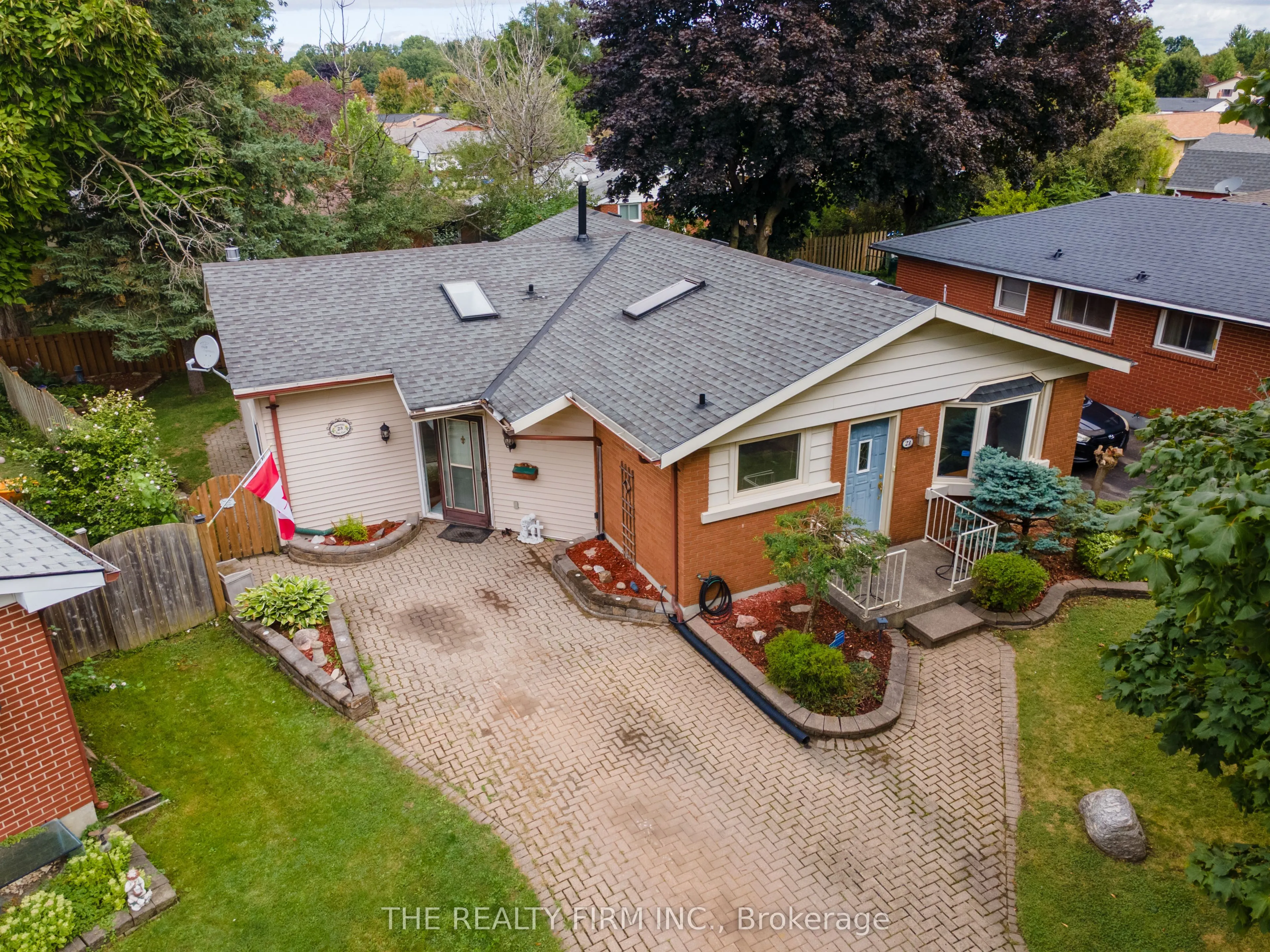 23 Toulon Crescent
