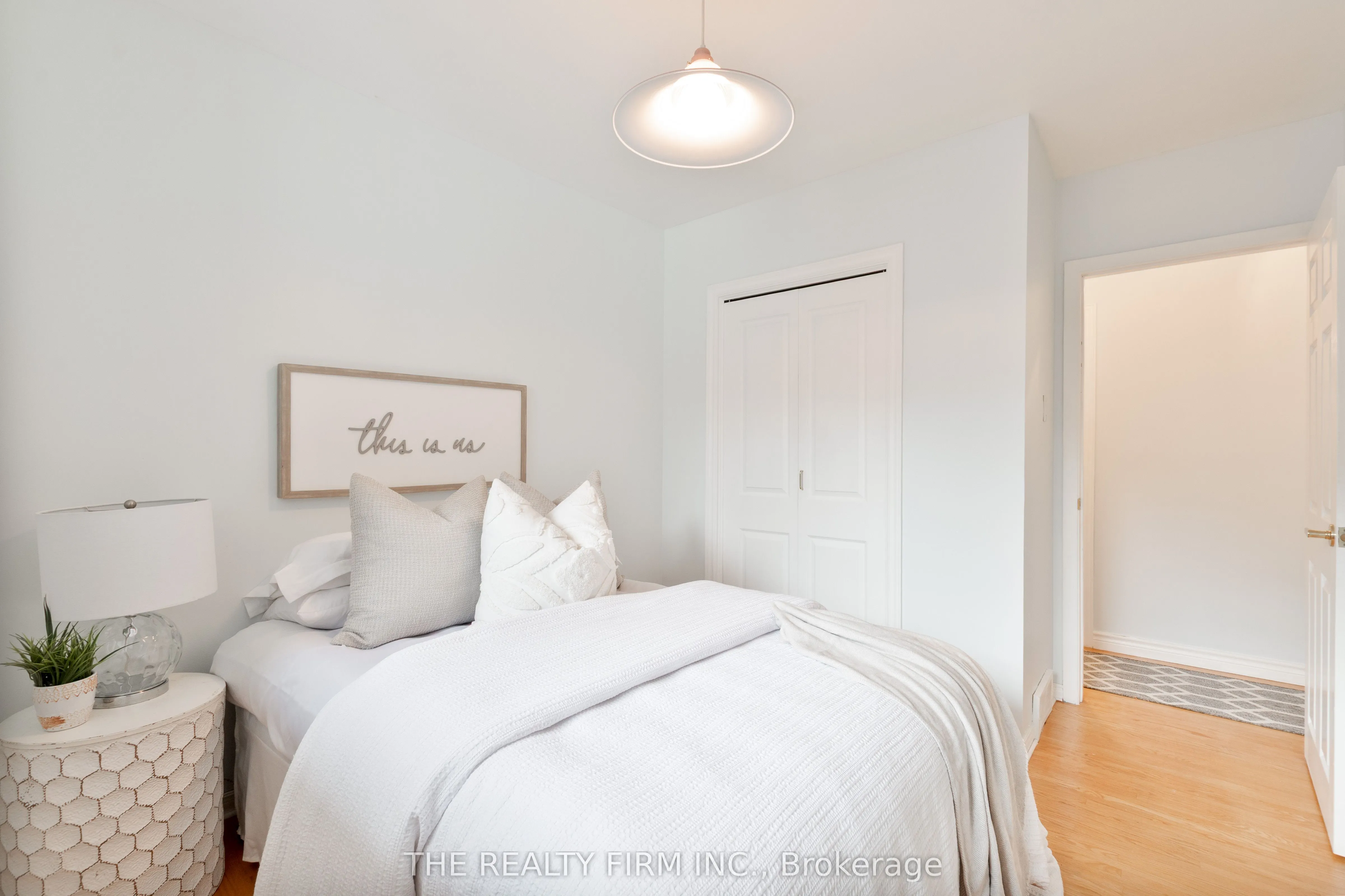 23 Toulon Crescent