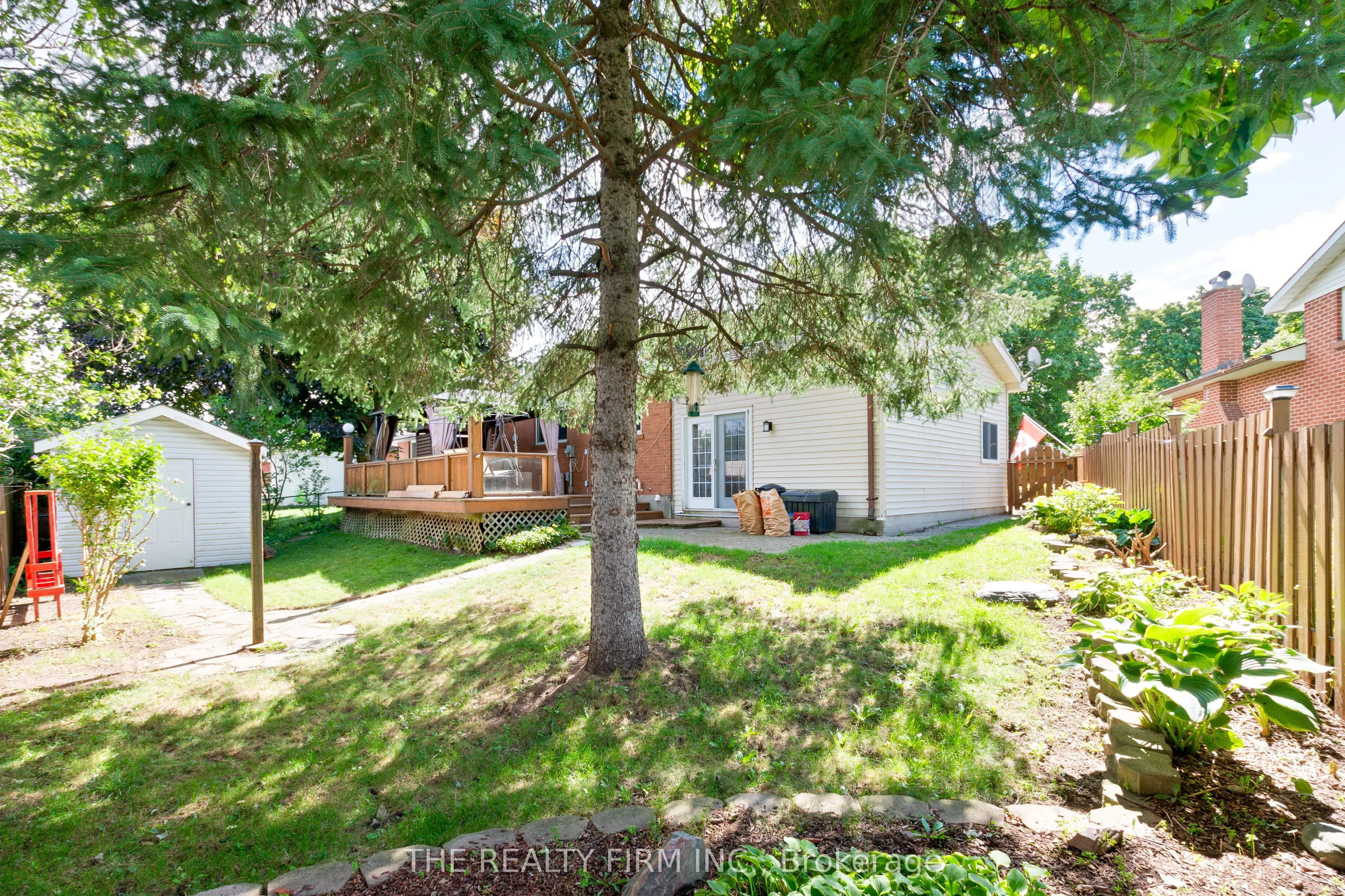 23 Toulon Crescent