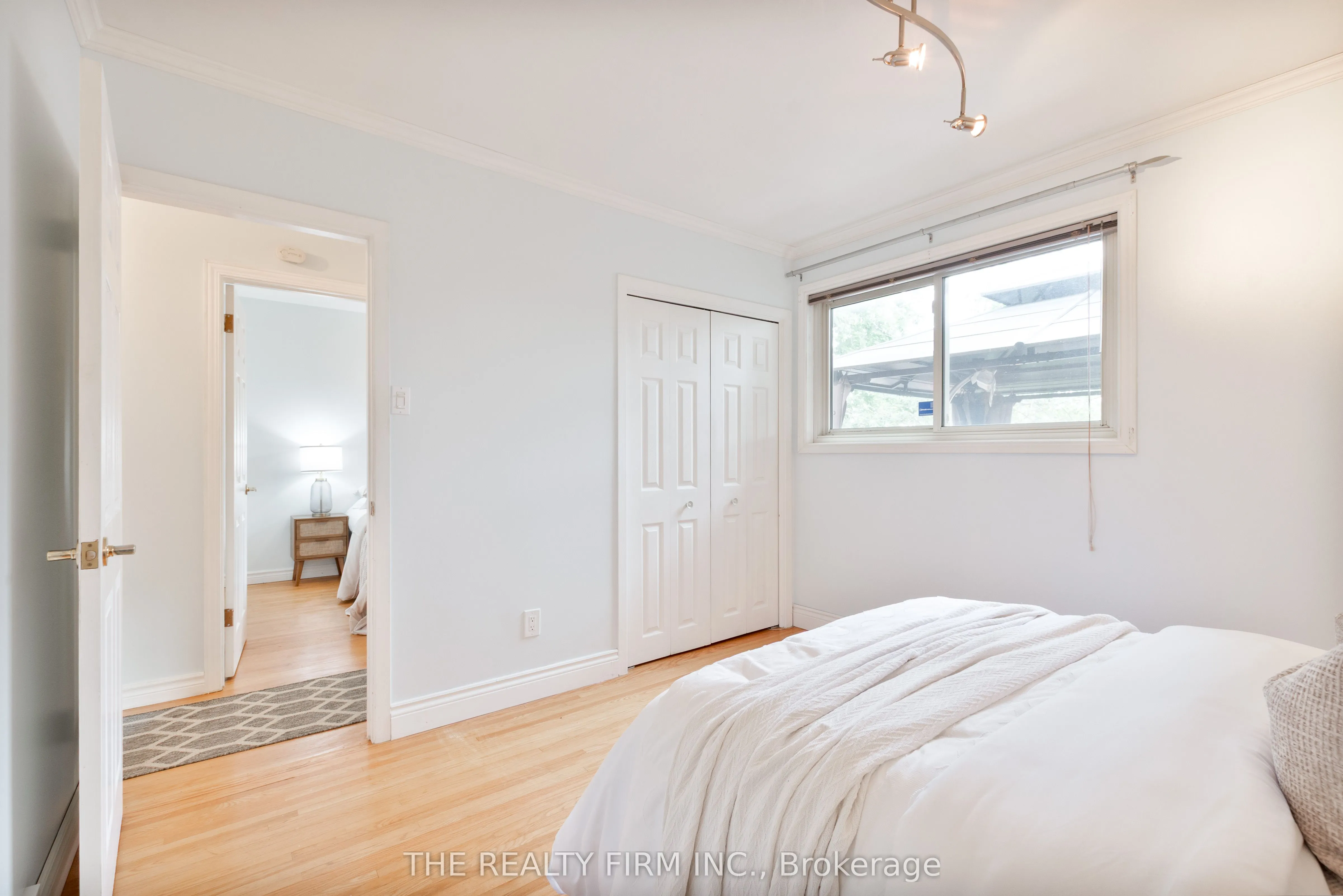 23 Toulon Crescent