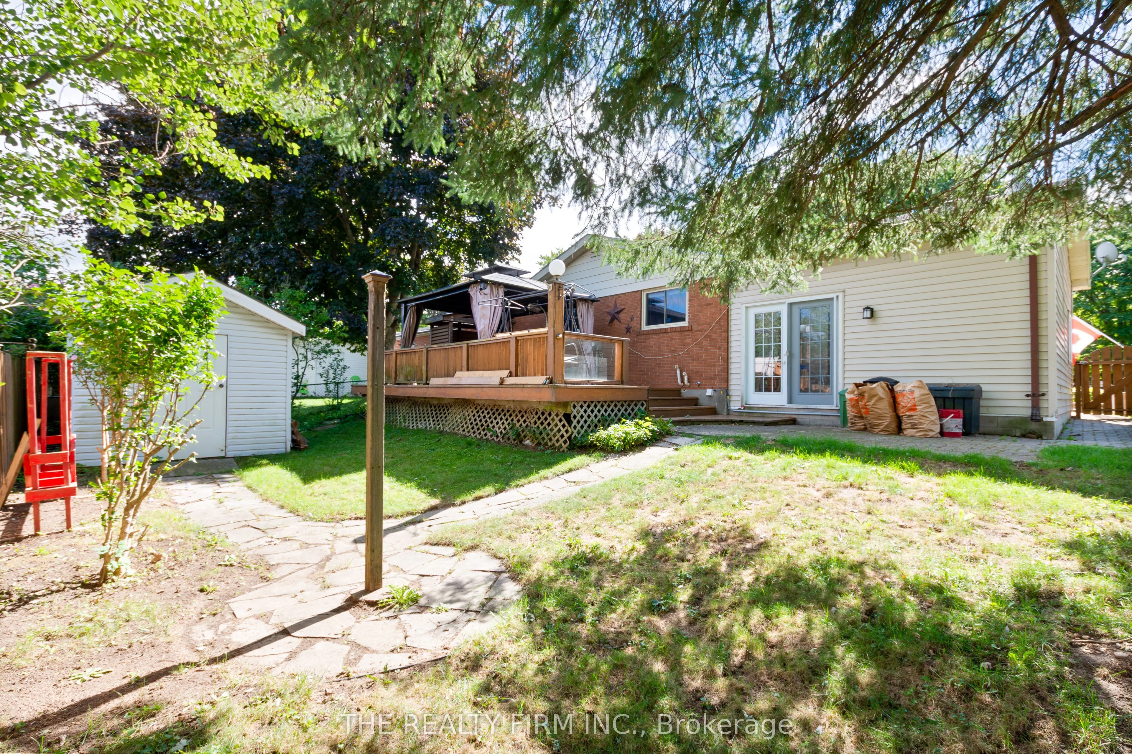 23 Toulon Crescent