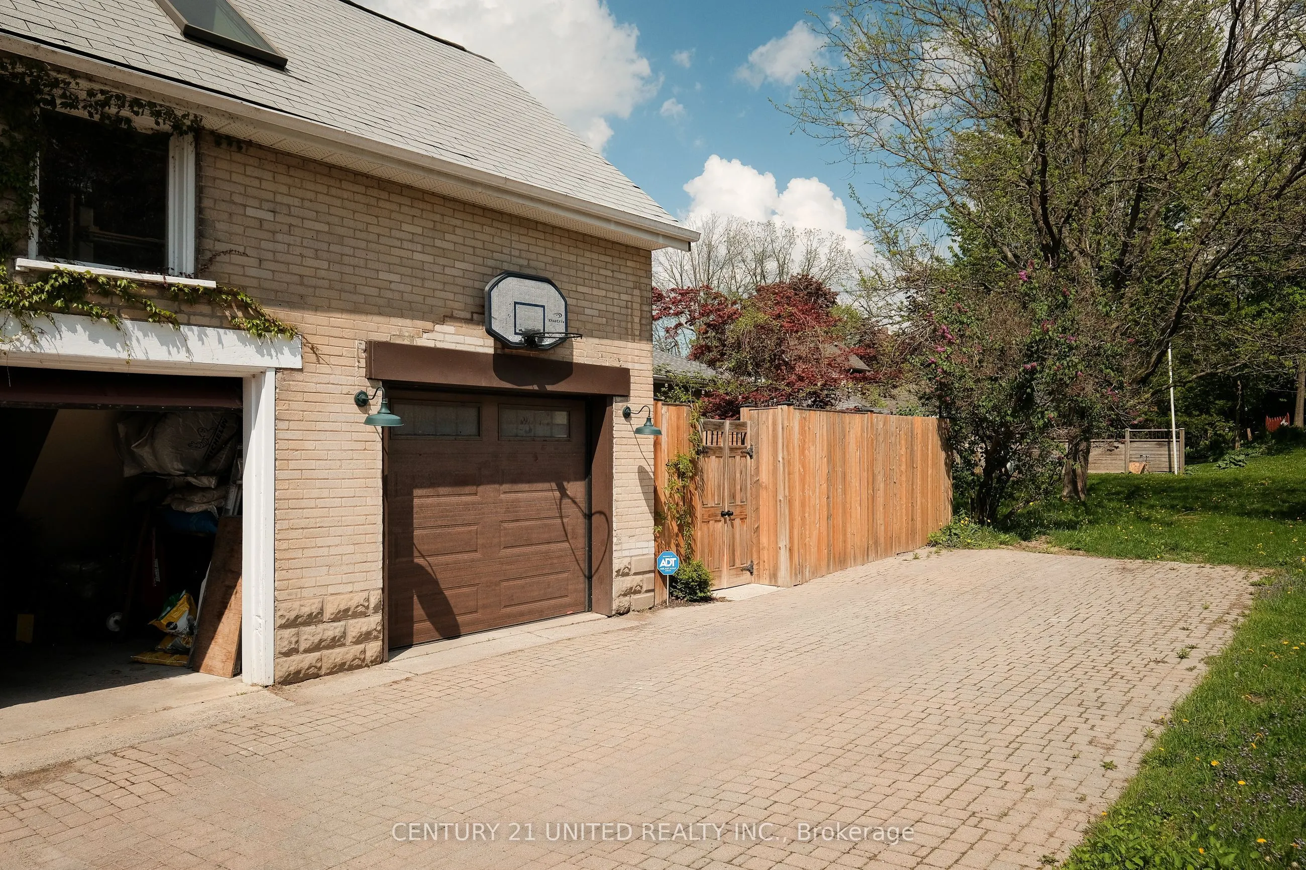 7 Engleburn Place
