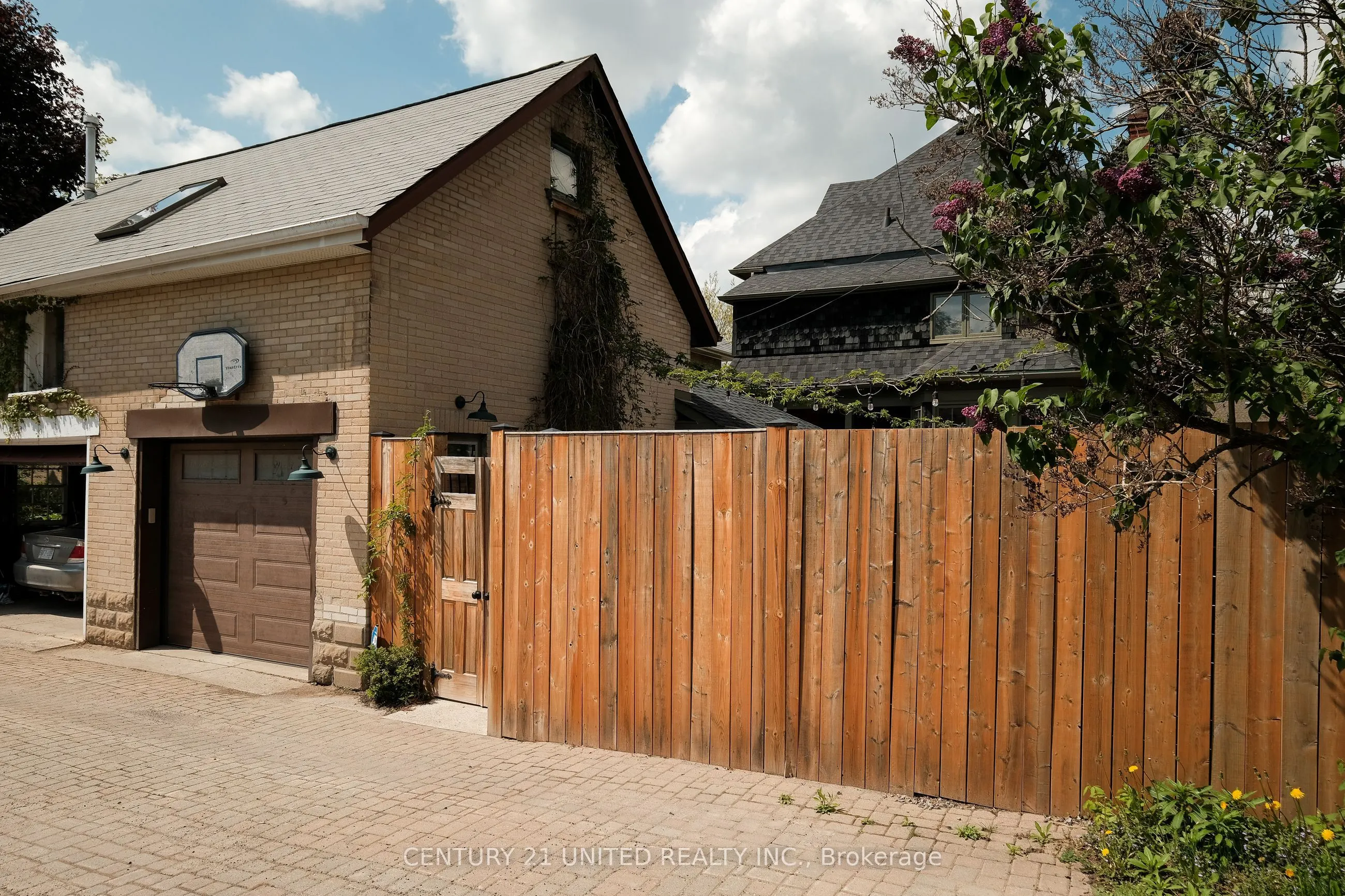 7 Engleburn Place