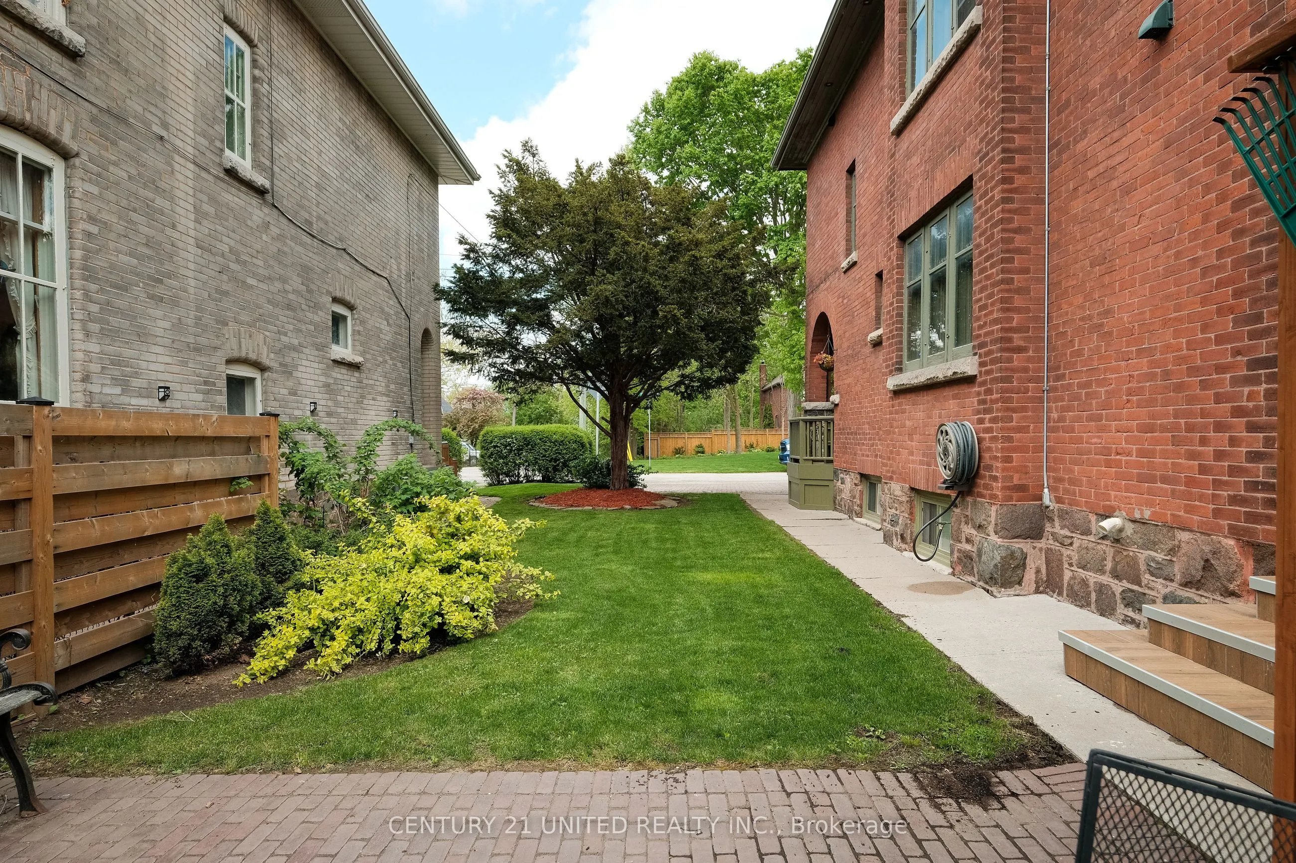 7 Engleburn Place