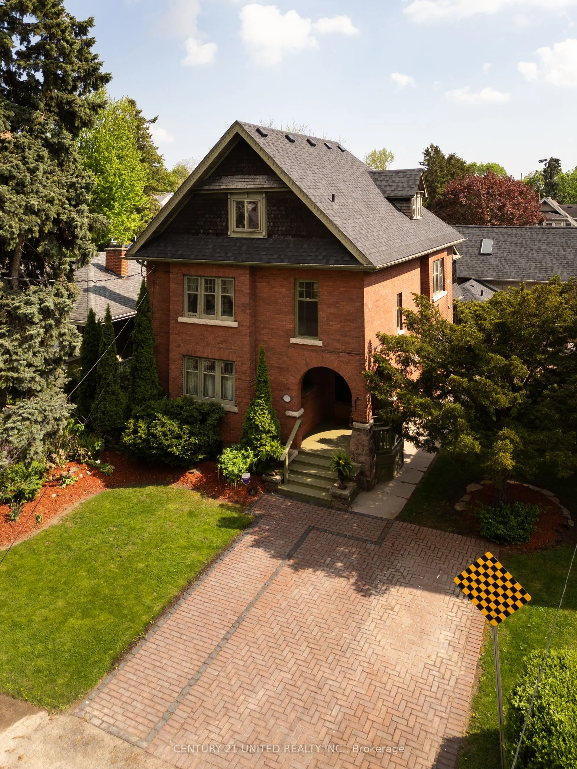 7 Engleburn Place