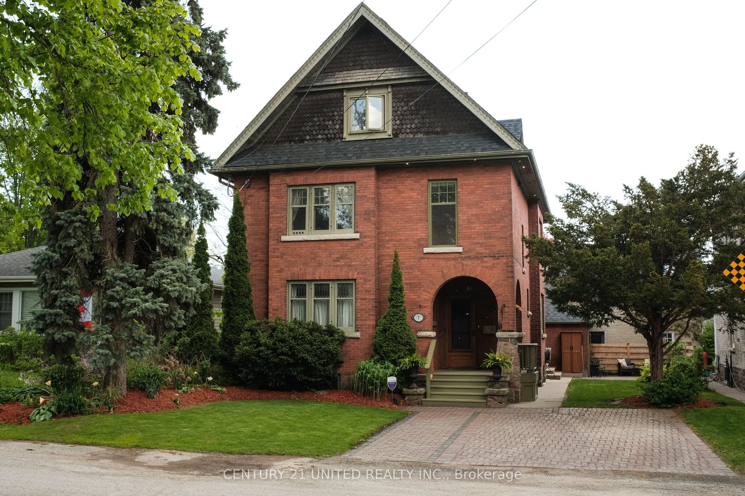 7 Engleburn Place
