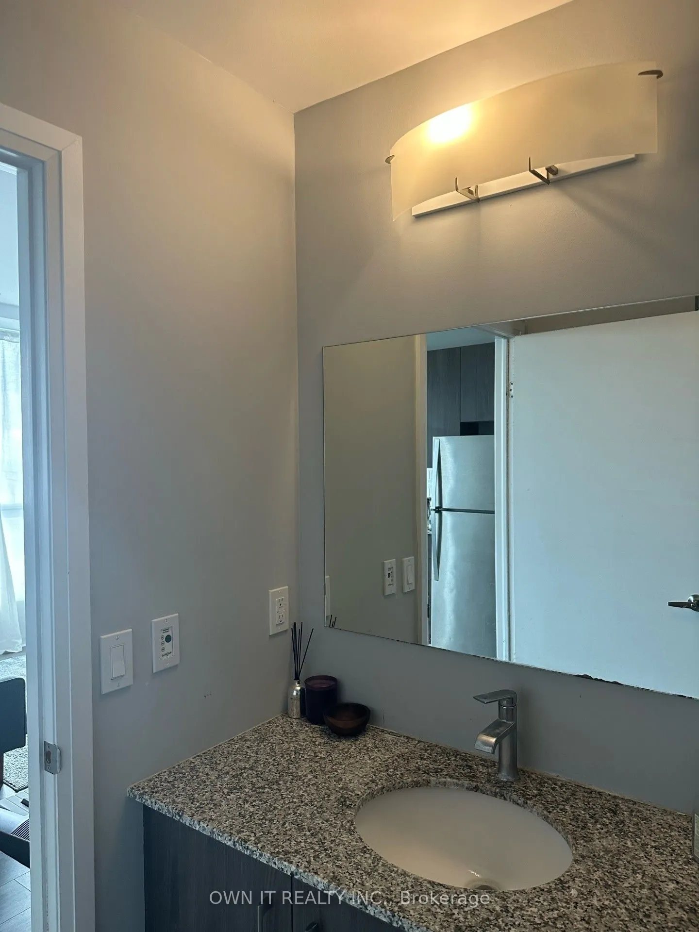 104 Garment Street, #1003