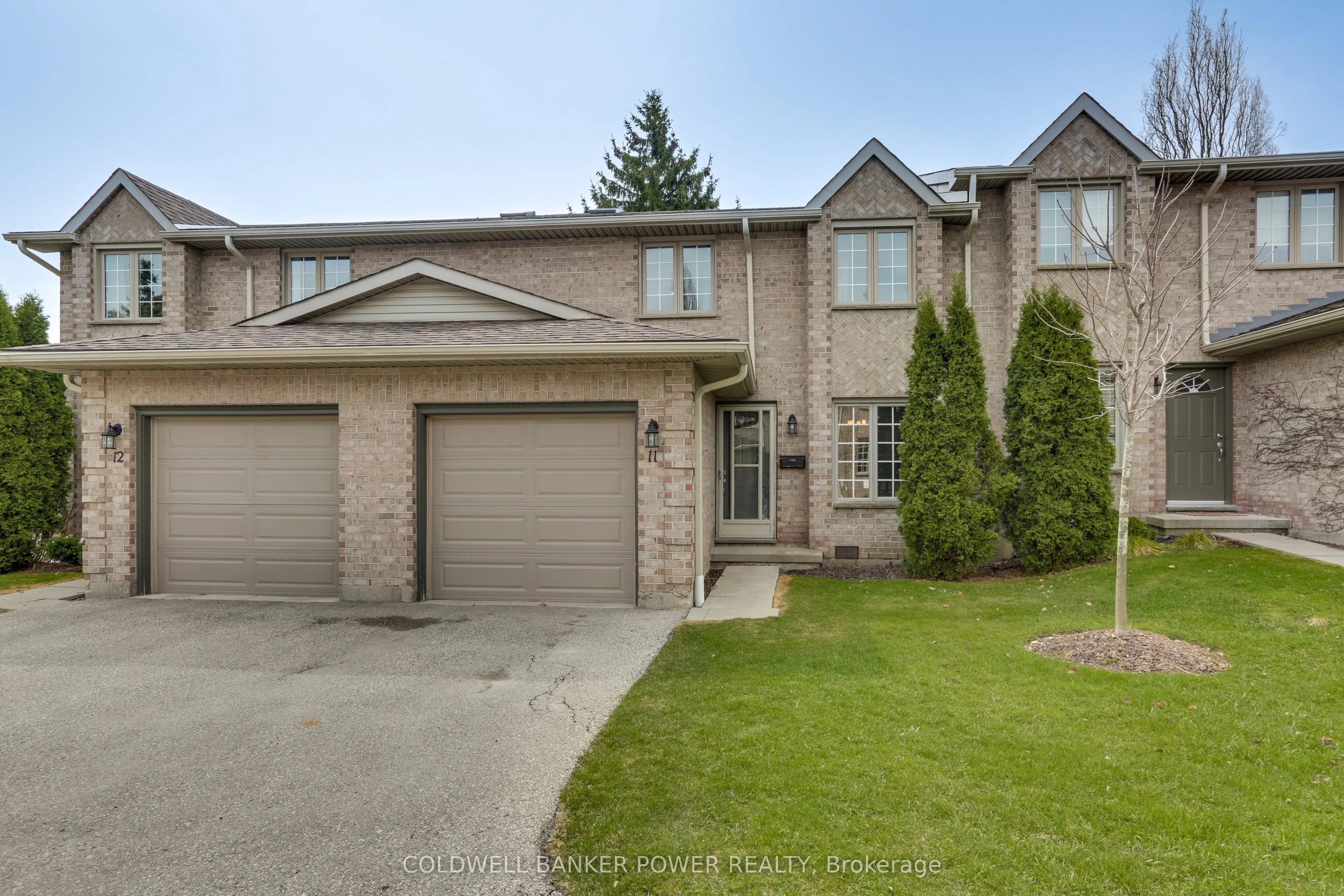 340 AMBLESIDE Drive, #11