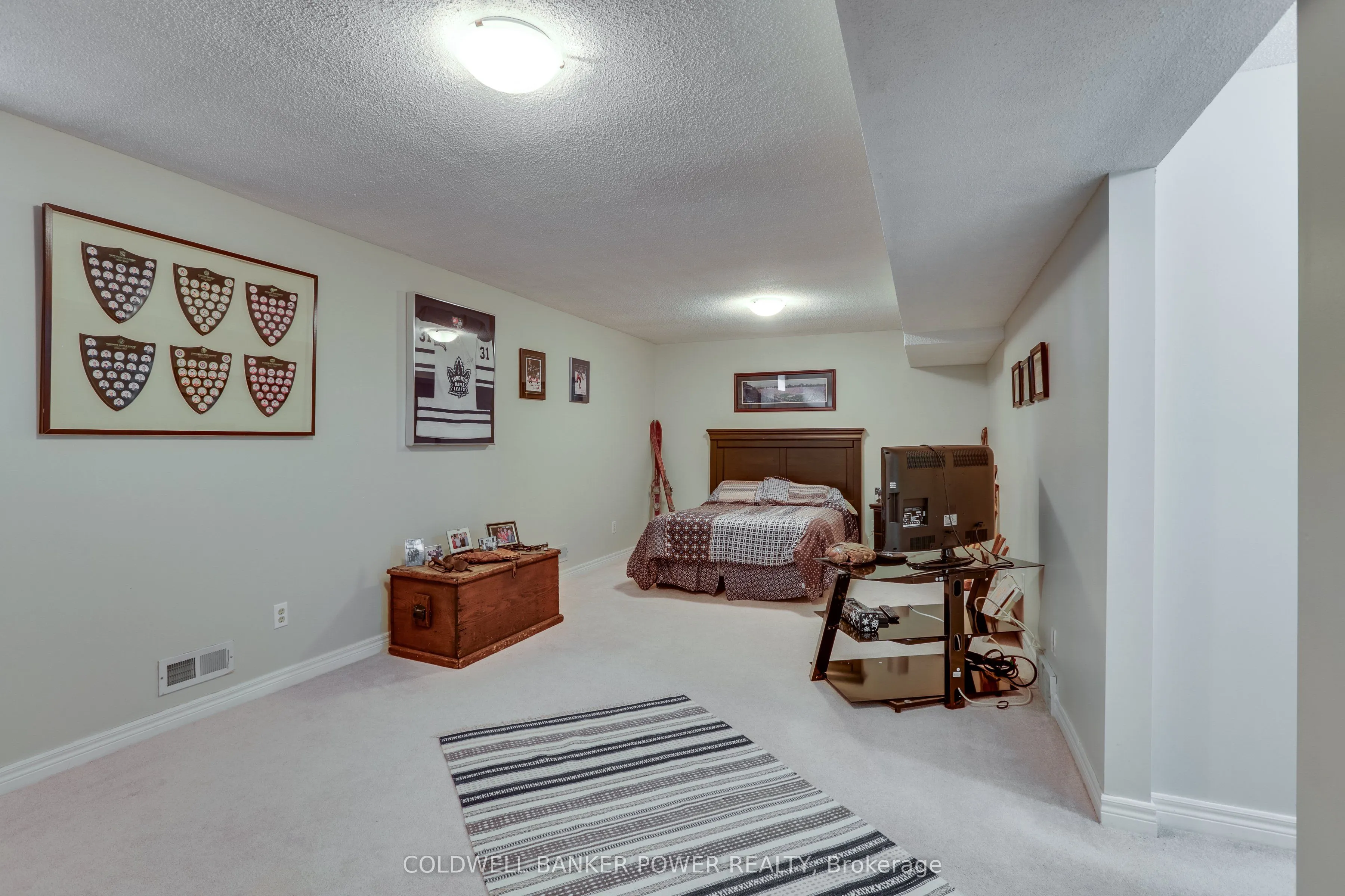 340 AMBLESIDE Drive, #11