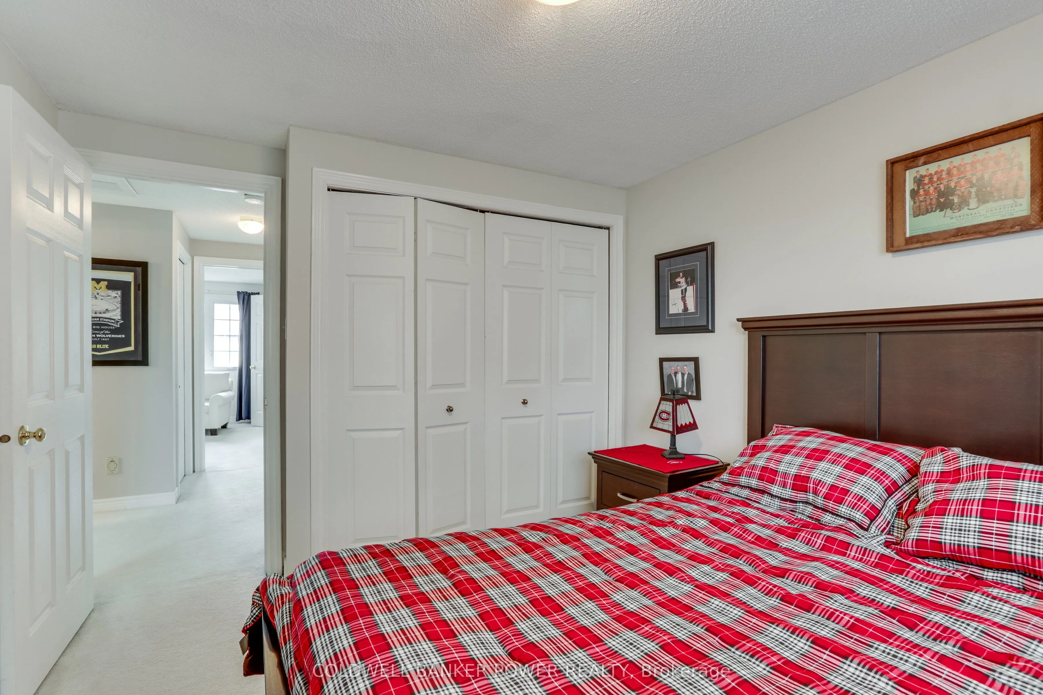 340 AMBLESIDE Drive, #11